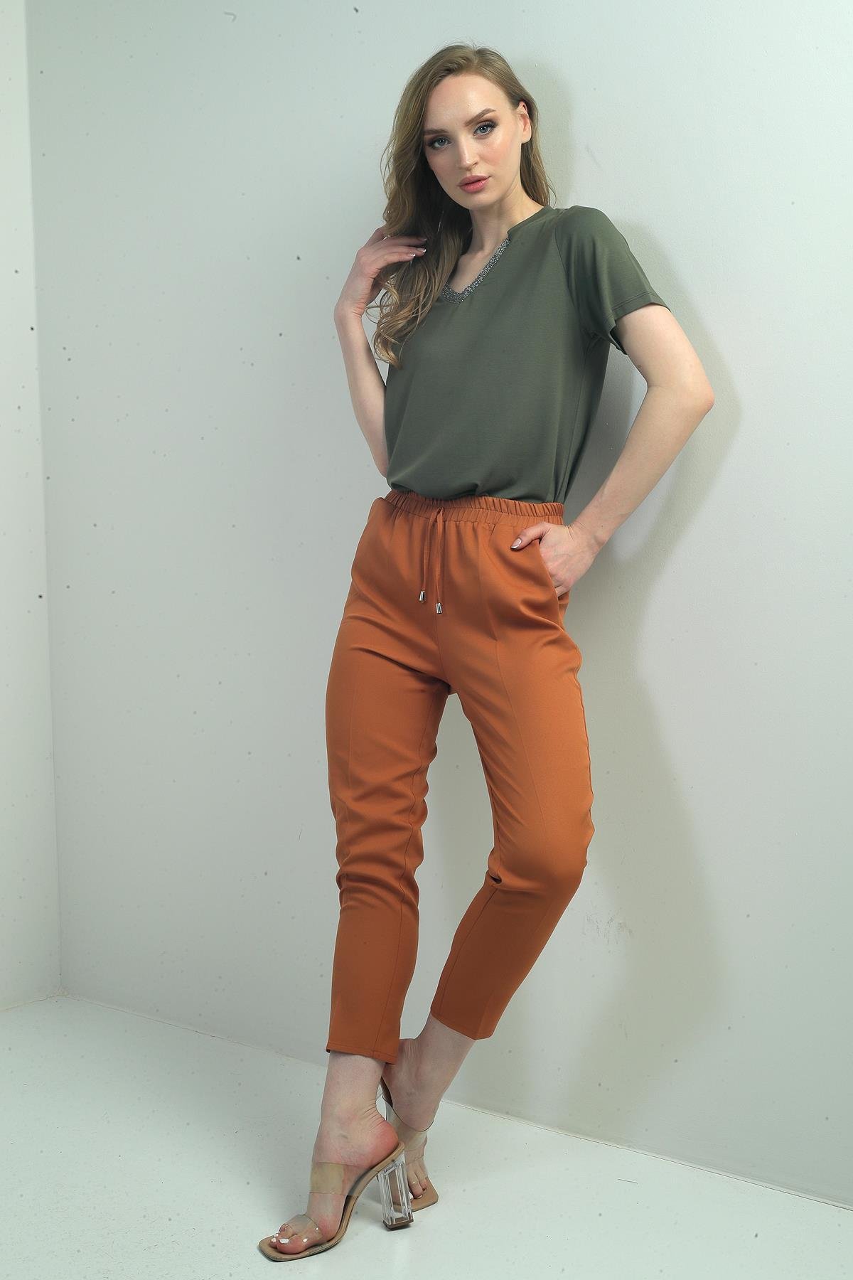 S-25Y4260001Kadın Beli Lastikli Yandan Cepli Havuç Paça Pantolon