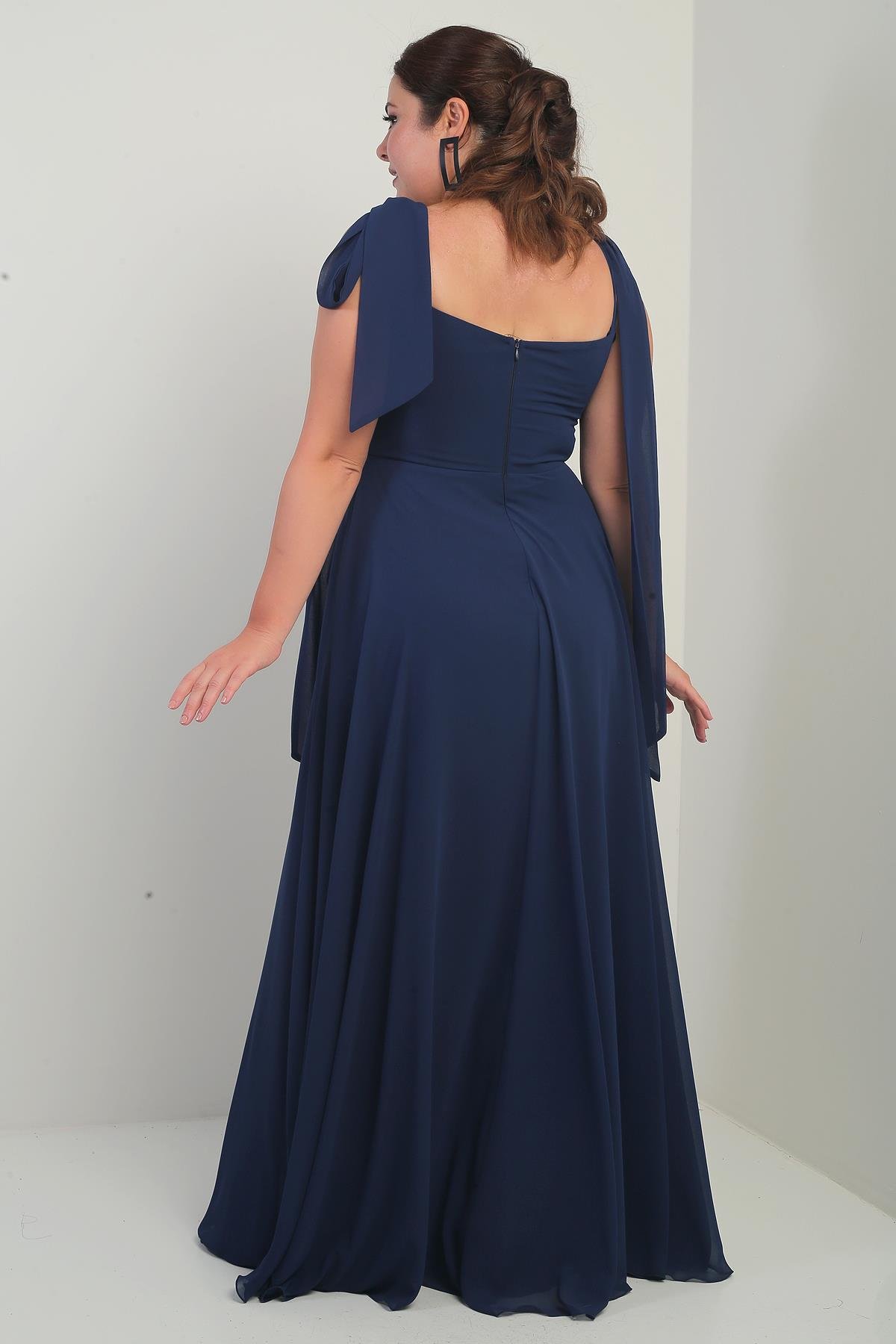 S-25Y4350001Kadın Degaje Yaka Omuz Bağlamalı Astarlı Büyük Beden Krep Şifon Uzun Elbise