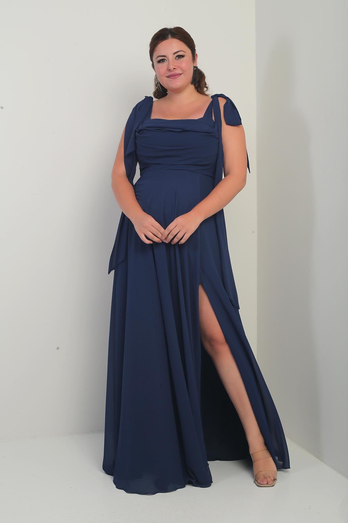 S-25Y4350001Kadın Degaje Yaka Omuz Bağlamalı Astarlı Büyük Beden Krep Şifon Uzun Elbise