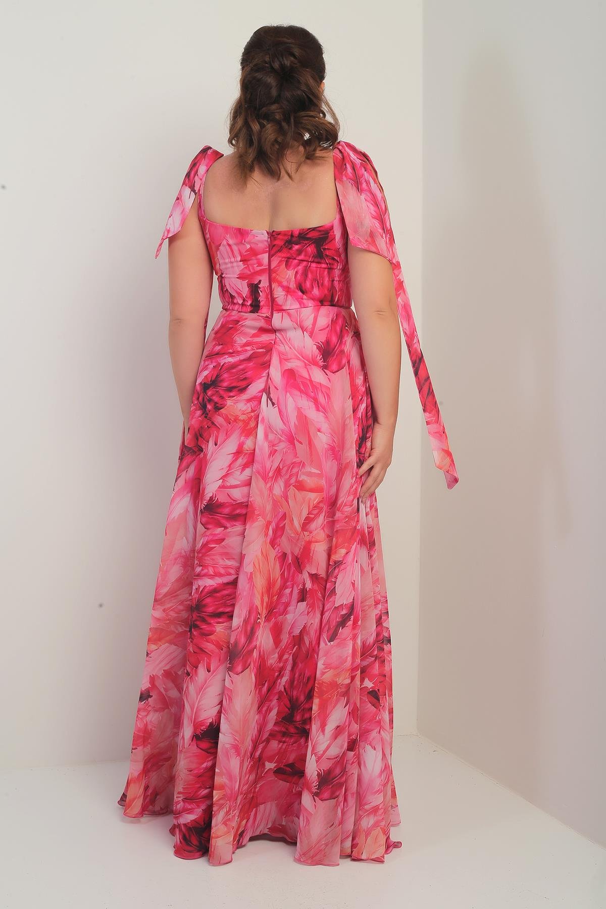 S-25Y4350002Kadın Degaje Yaka Omuz Bağlamalı Astarlı Yaprak Desenli Büyük Beden Krep Şifon Uzun Elbise