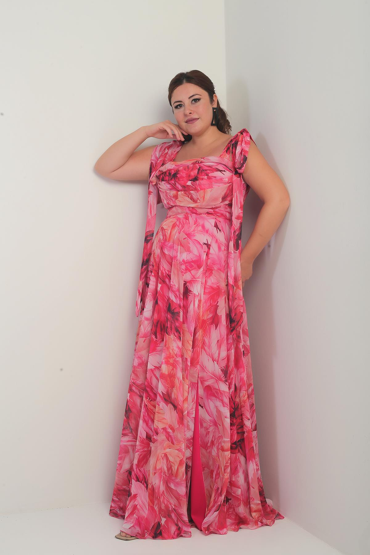 S-25Y4350002Kadın Degaje Yaka Omuz Bağlamalı Astarlı Yaprak Desenli Büyük Beden Krep Şifon Uzun Elbise