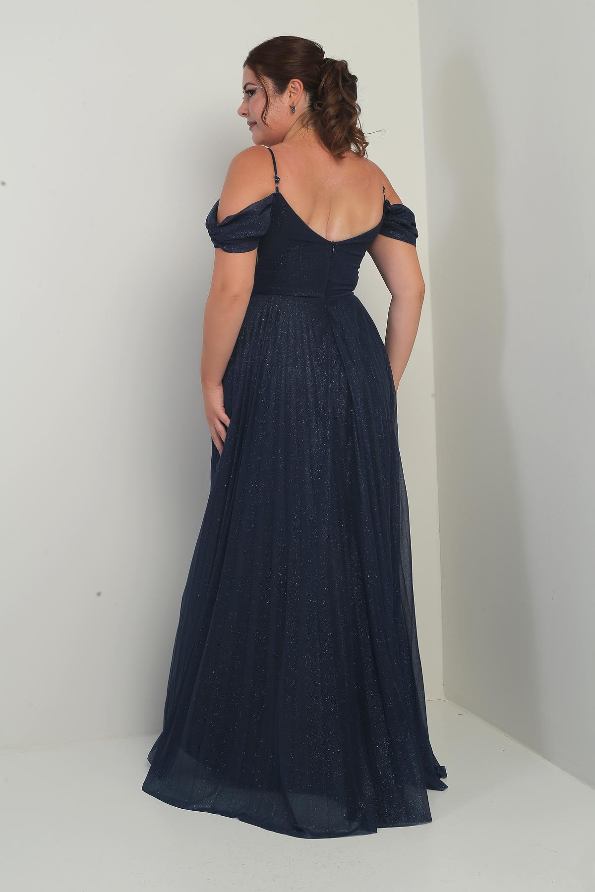 S-25Y4360004Kadın Sezerler Taş İşlemeli Straplez Yaka İp Askılı Düşük Omuz Simli Uzun B.B. Elbise