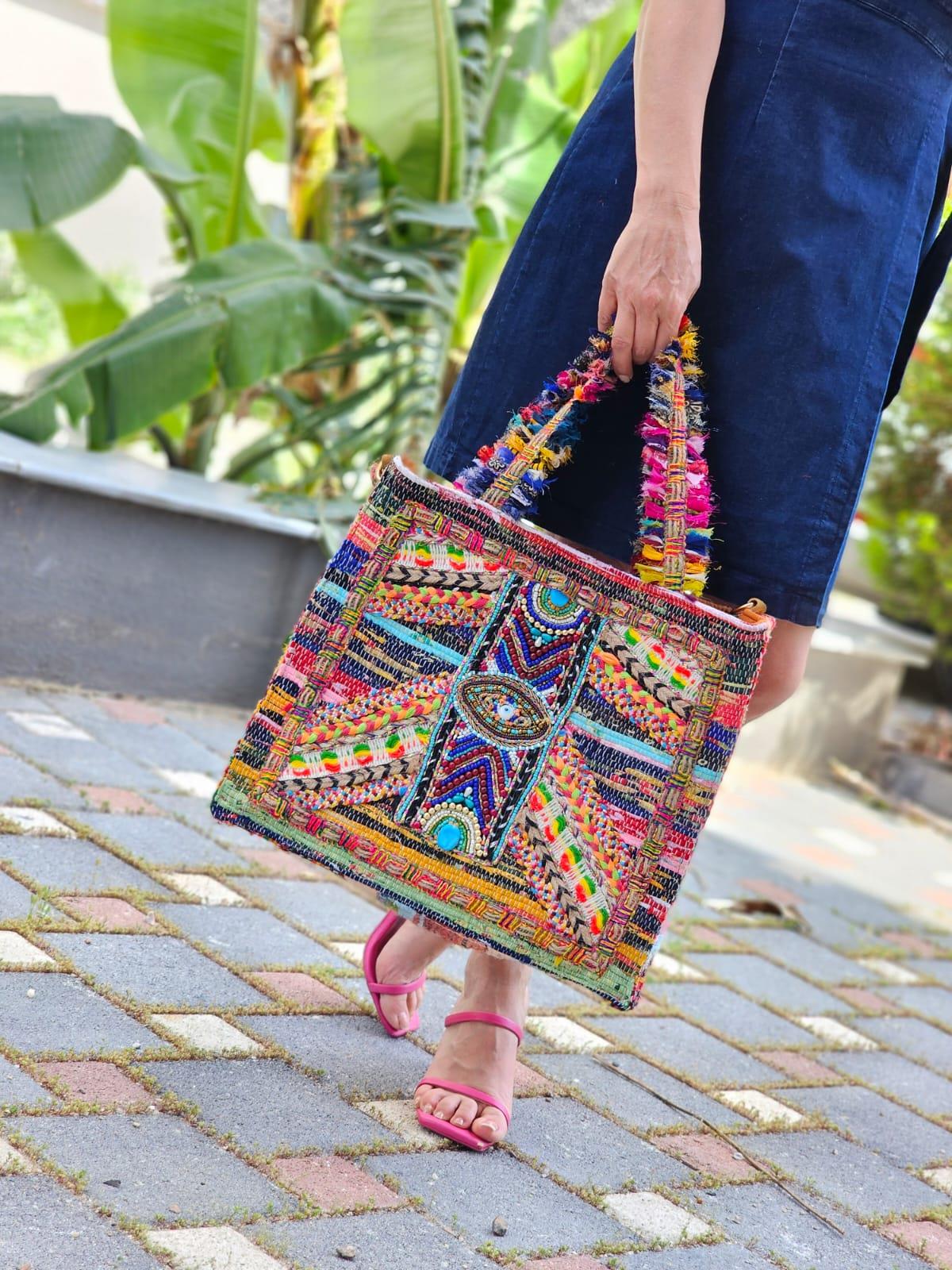 FELİX13635 Göz Nazar Boncuklu Püskülü İthal Kilim Çanta