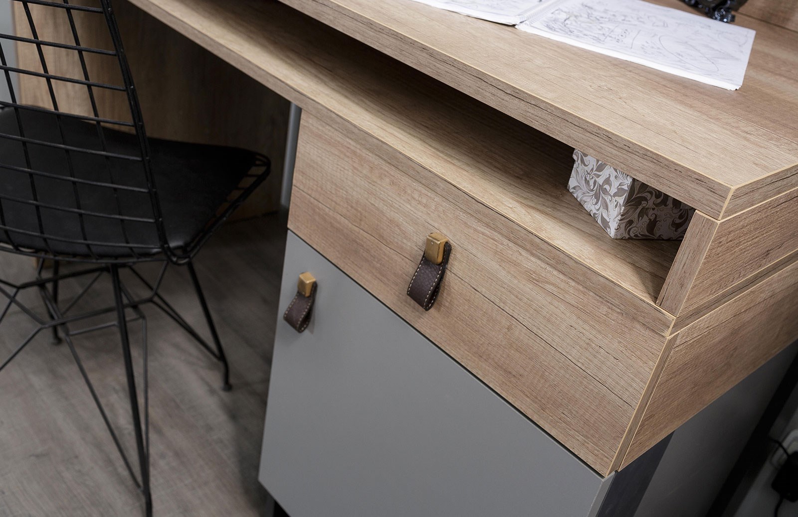 Berdine Çalışma Masası