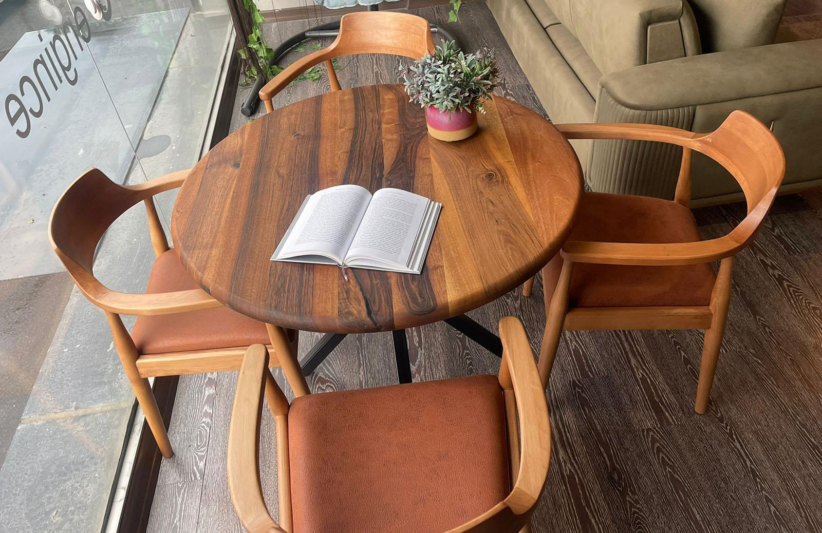 Exen Ahşap Yuvarlak Masa Takımı