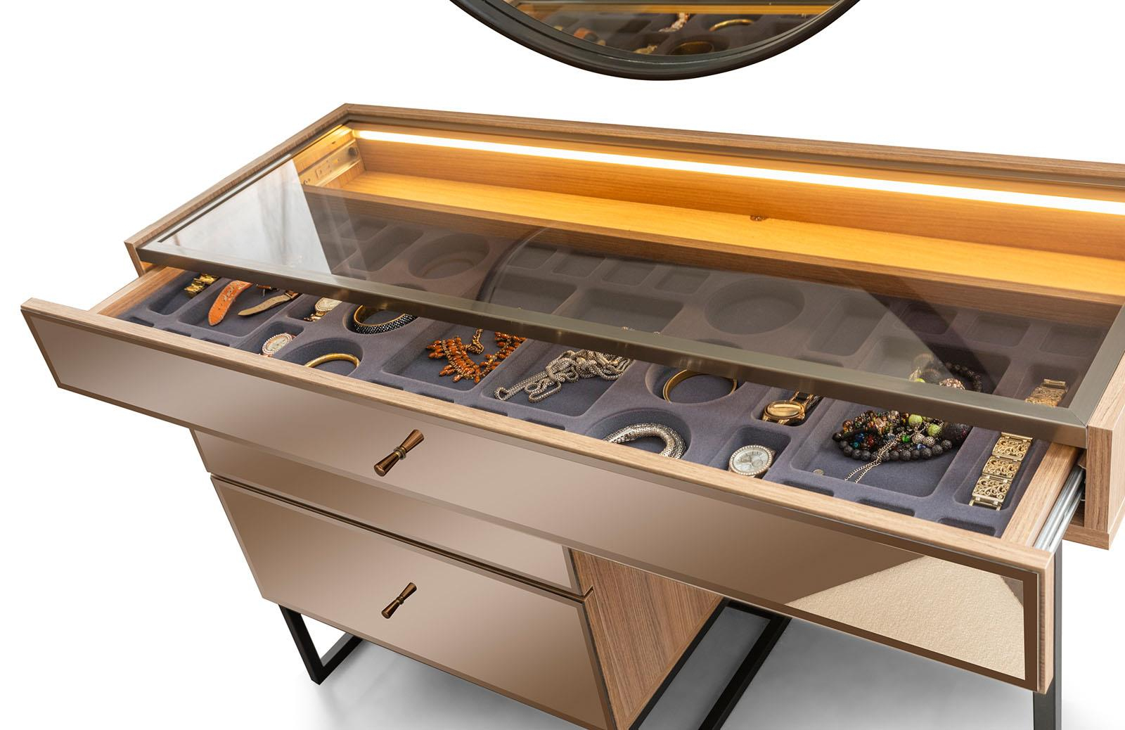 Flora Makyaj Masası