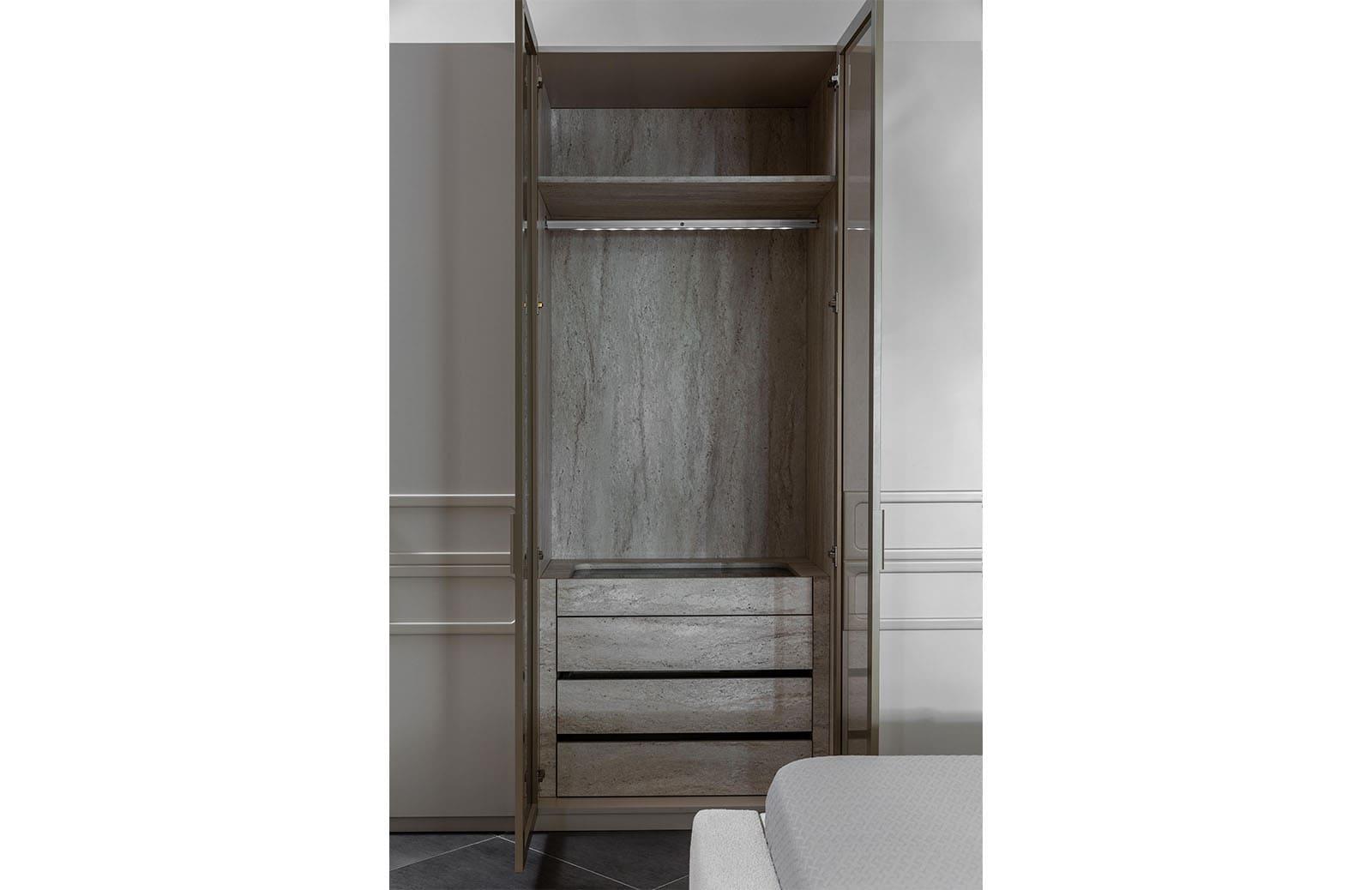 Josef Kapaklı Dolap