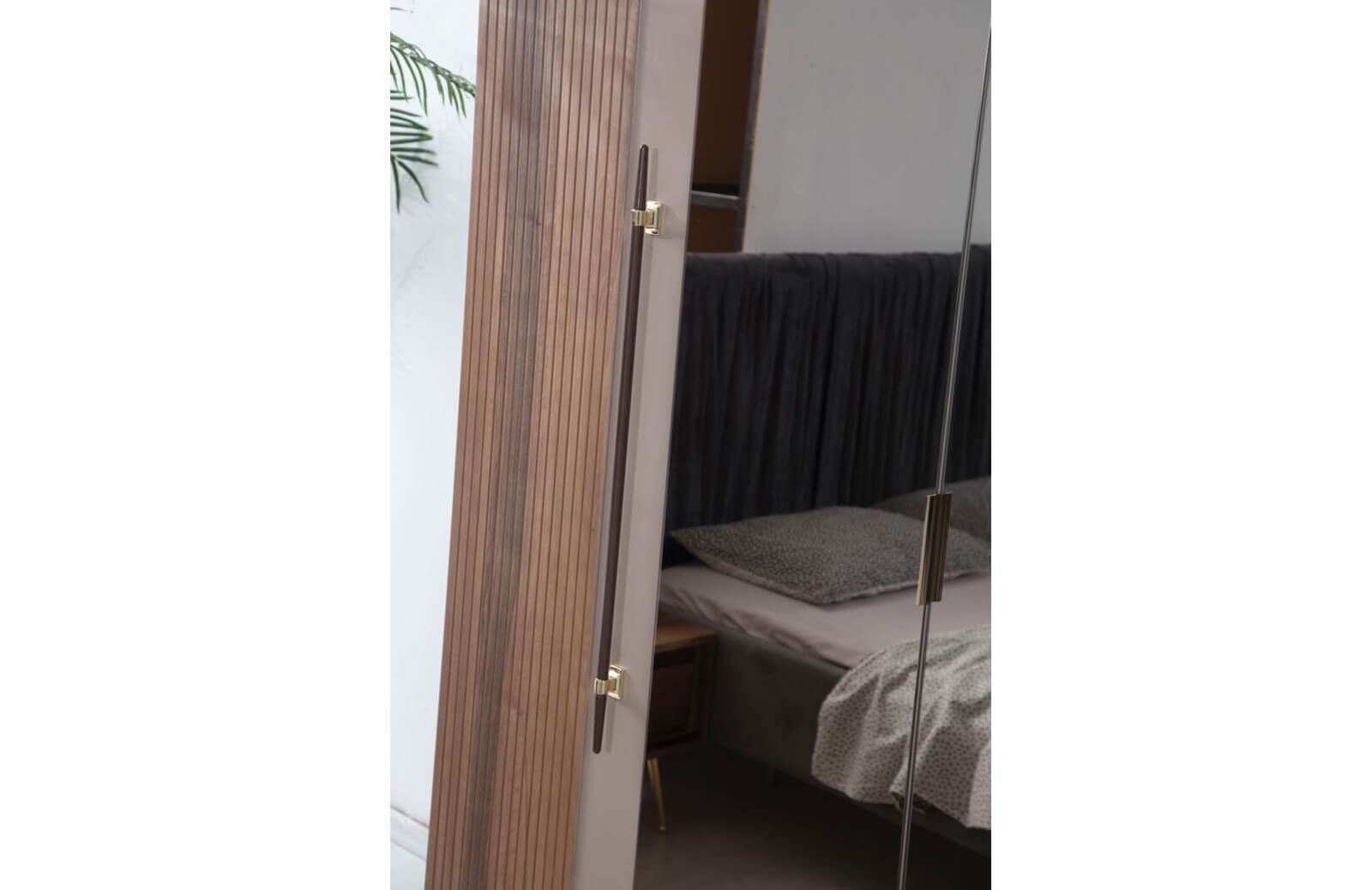 Linda Kapaklı Dolap