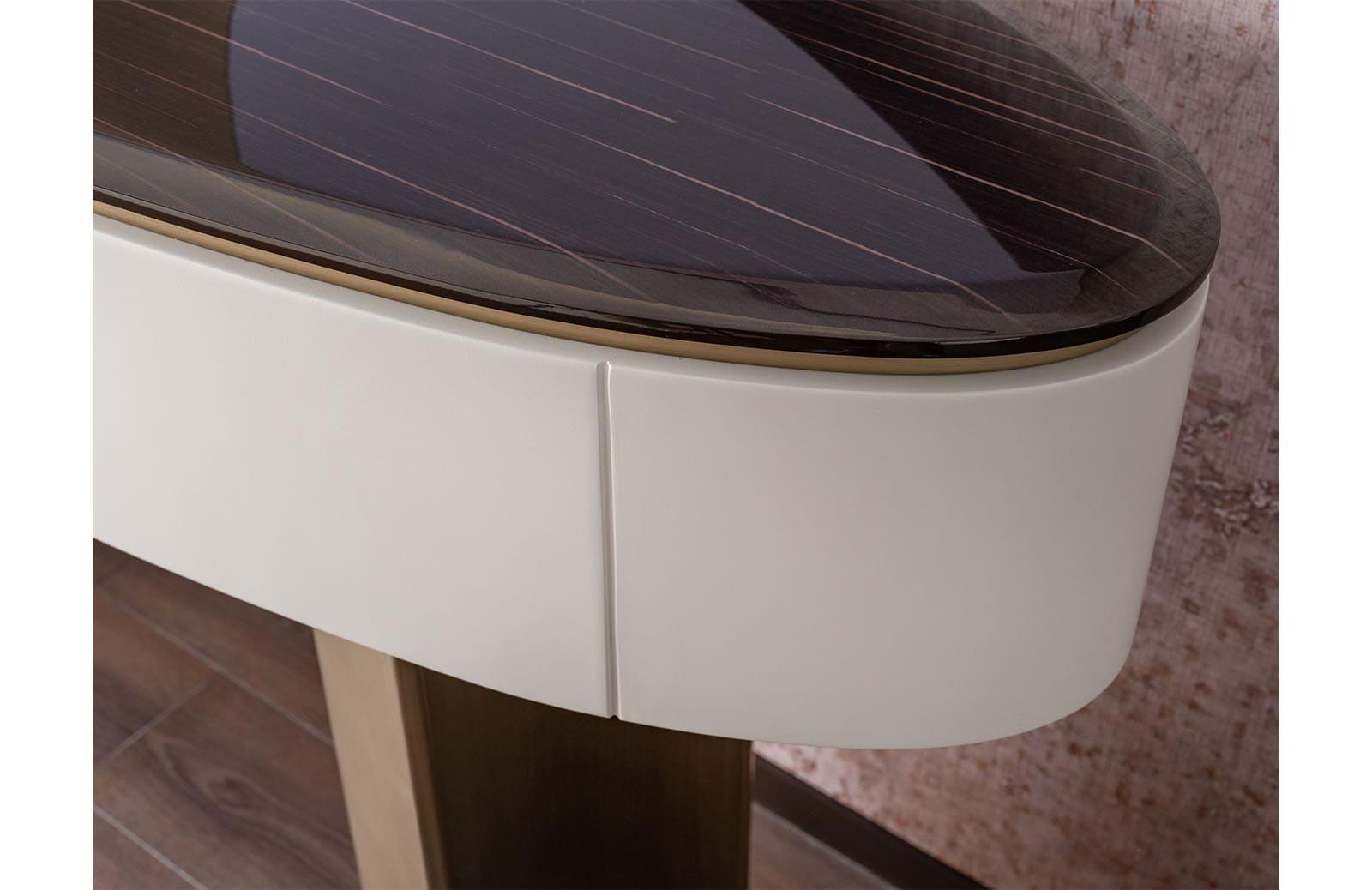 Onila Dresuar + Ayna