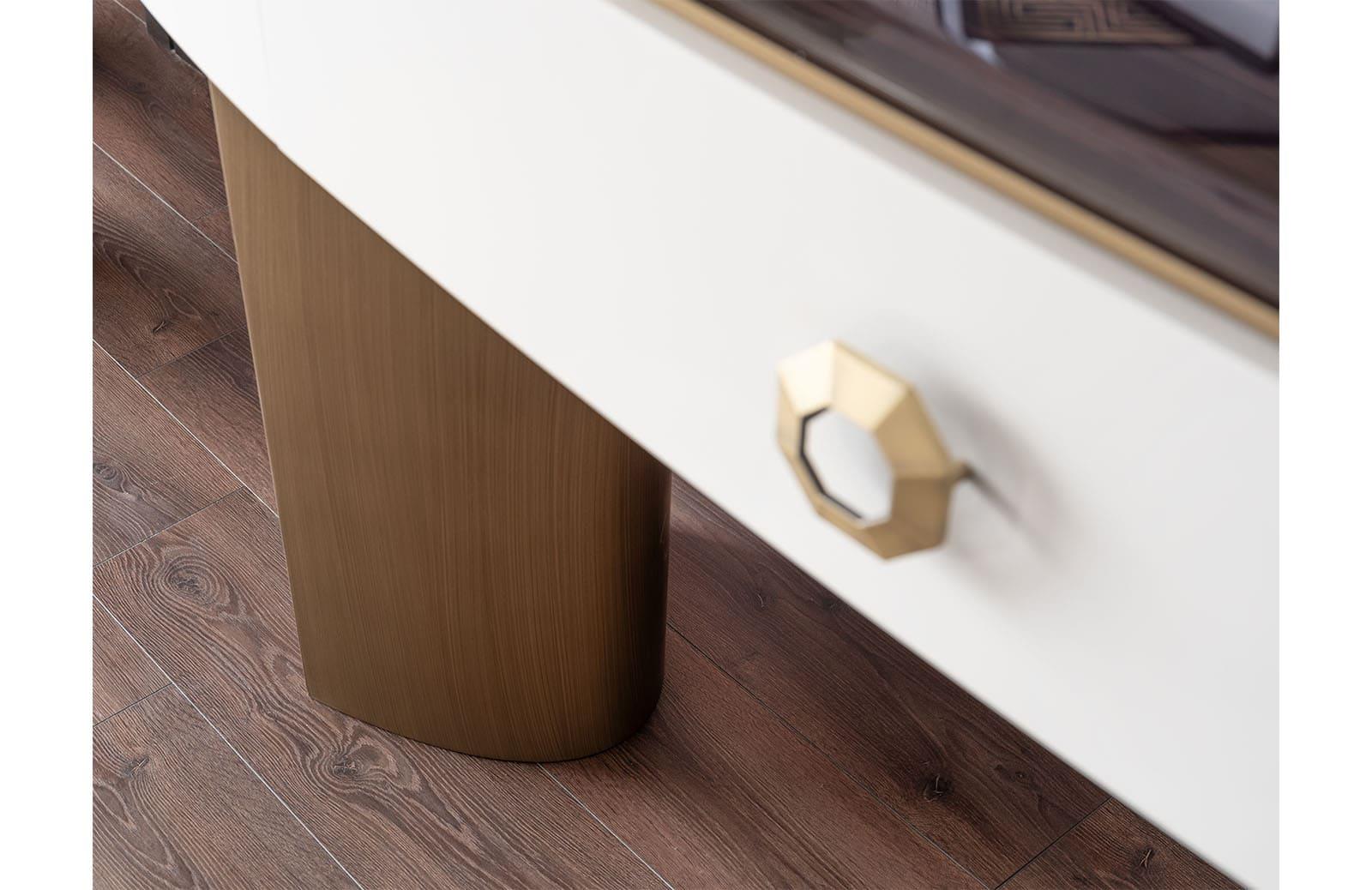 Onila Dresuar + Ayna