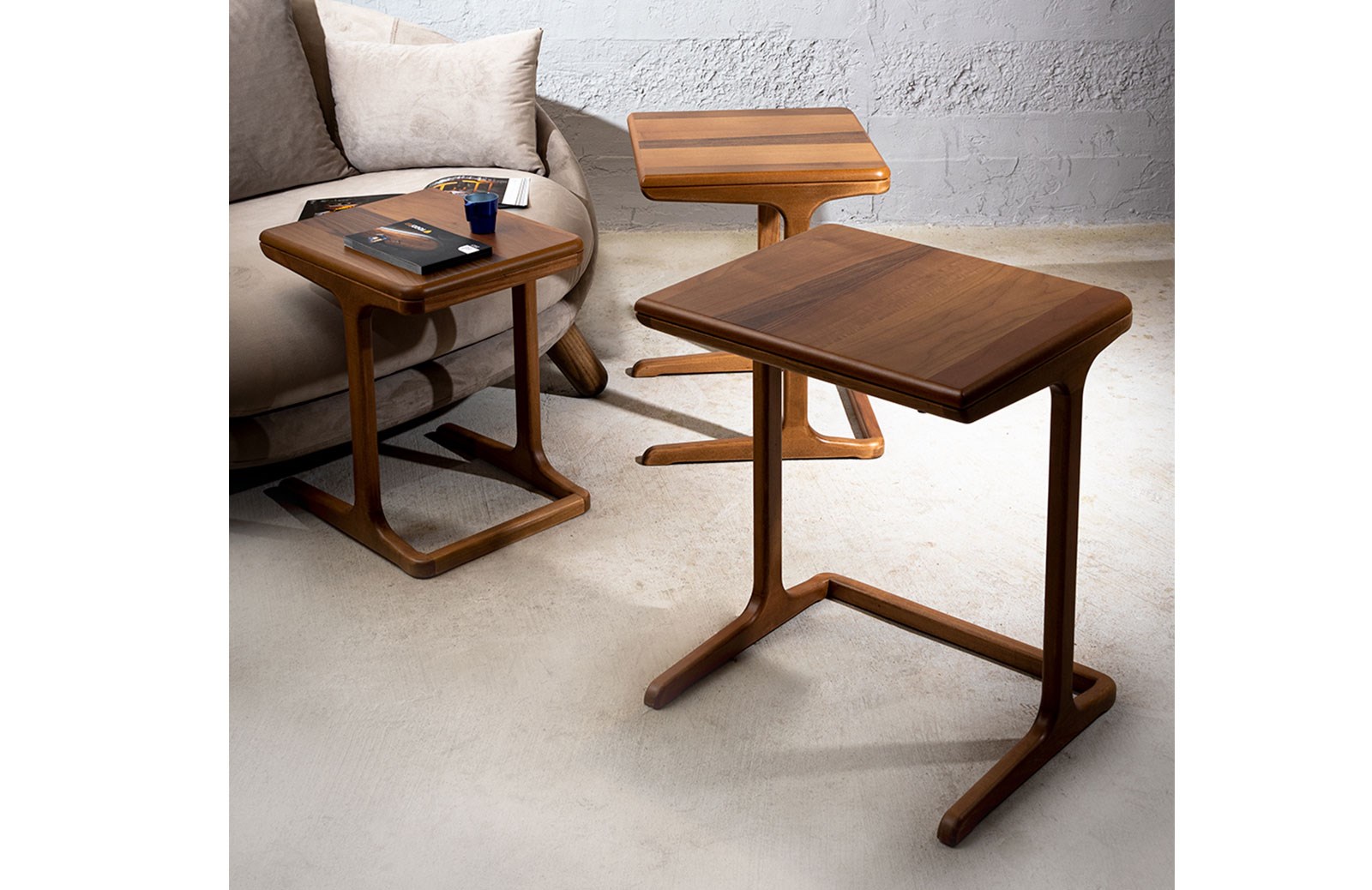 Stranger Yan Sehpa ABD Ceviz