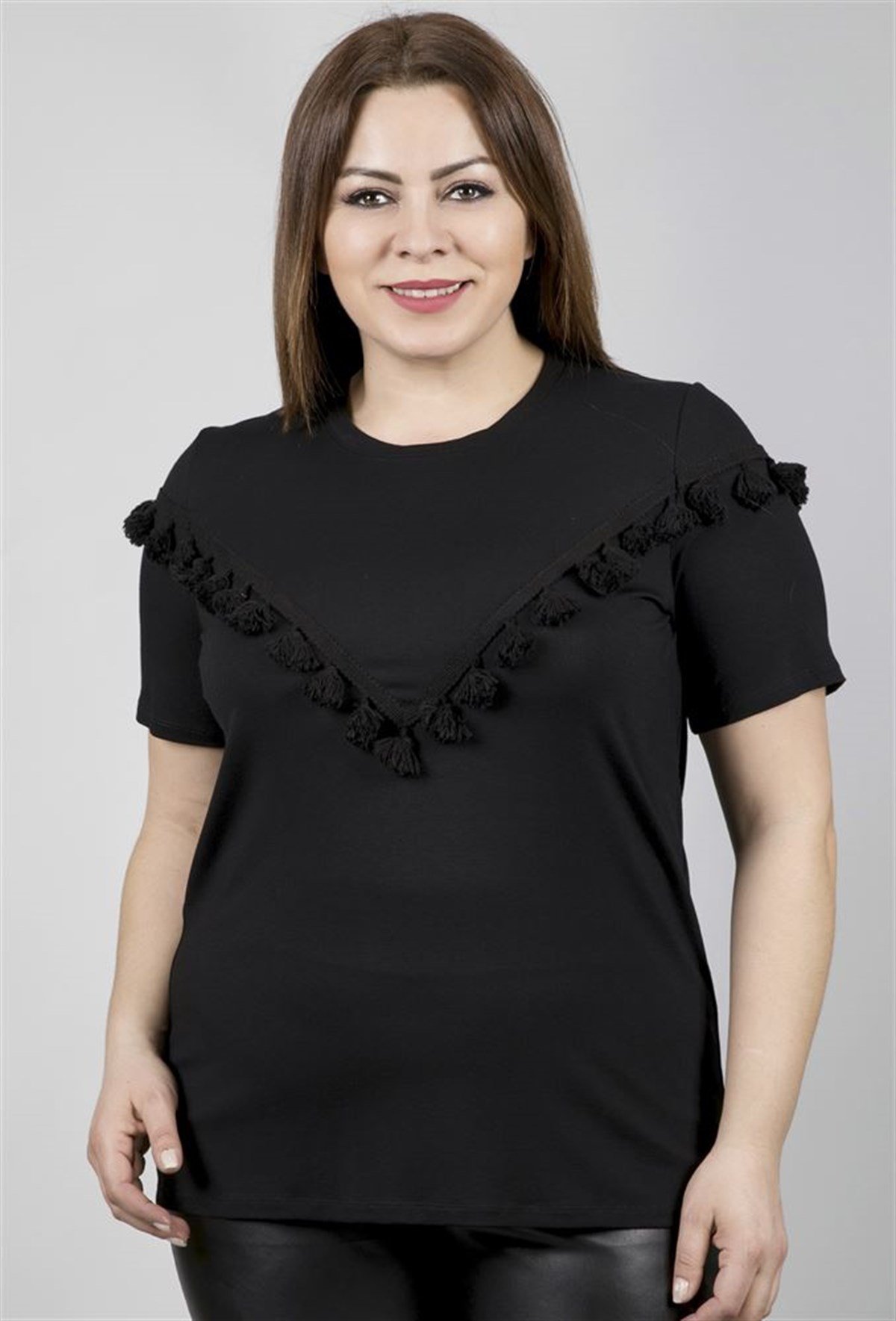 Bedeni Püsküllü Tişört