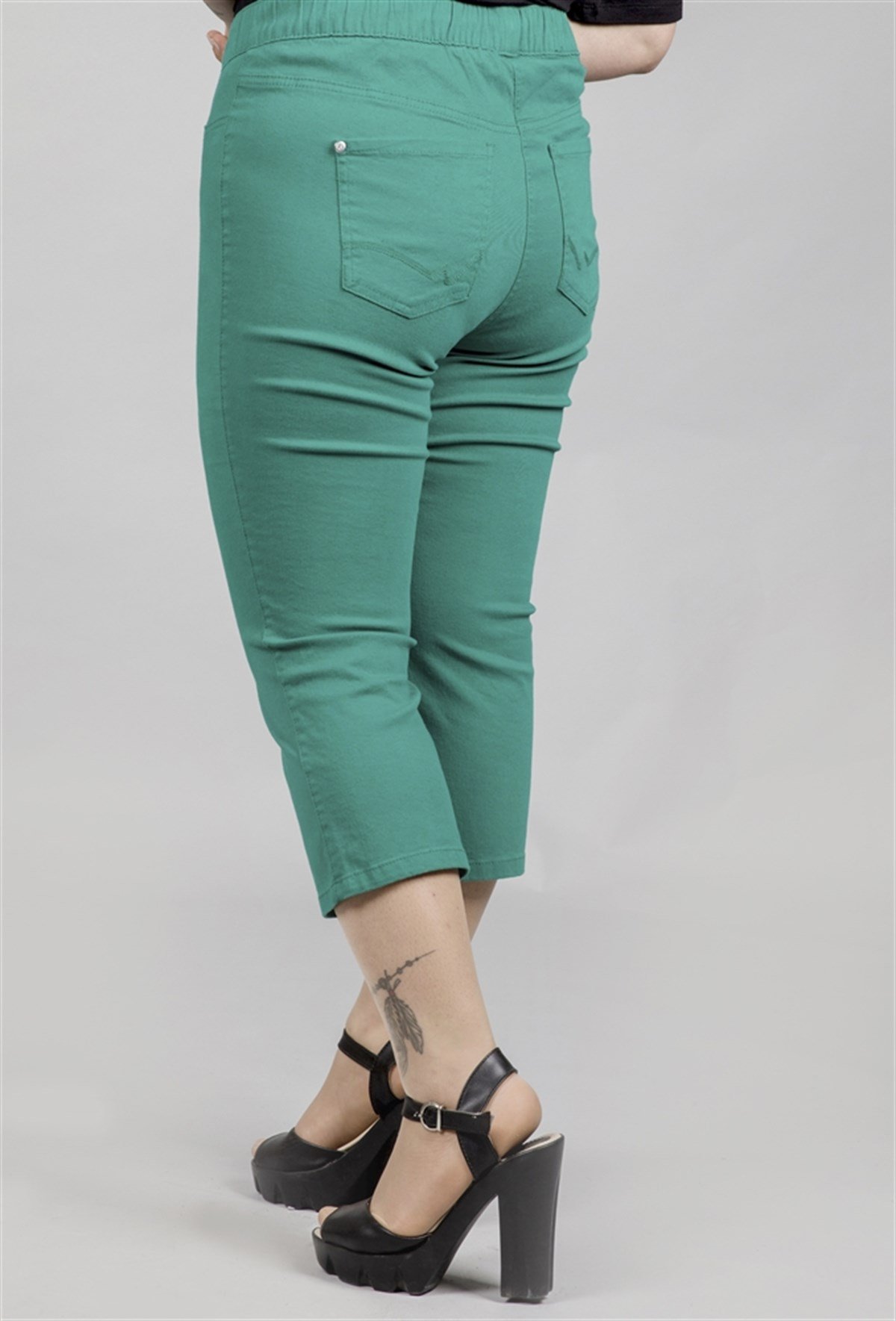 Beli Lastikli Likralı Gabardin Kapri PantolonMYLINE23813