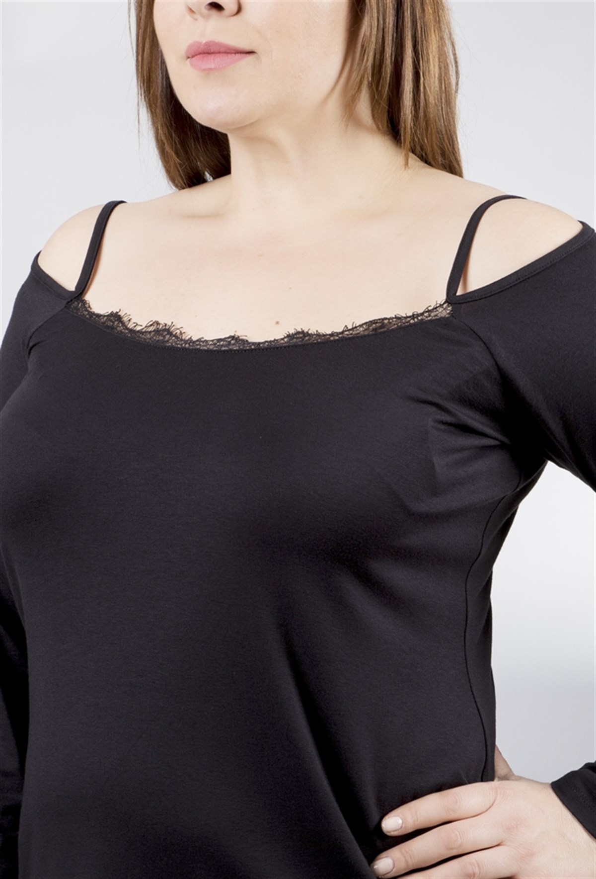 Dantelli Omuzları Açık Askılı Uzun Kollu BluzMYLINE23658-m