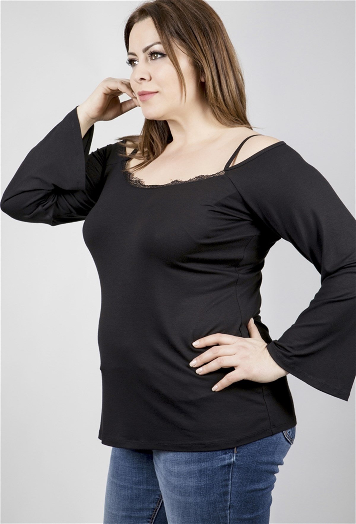 Dantelli Omuzları Açık Askılı Uzun Kollu BluzMYLINE23658-m