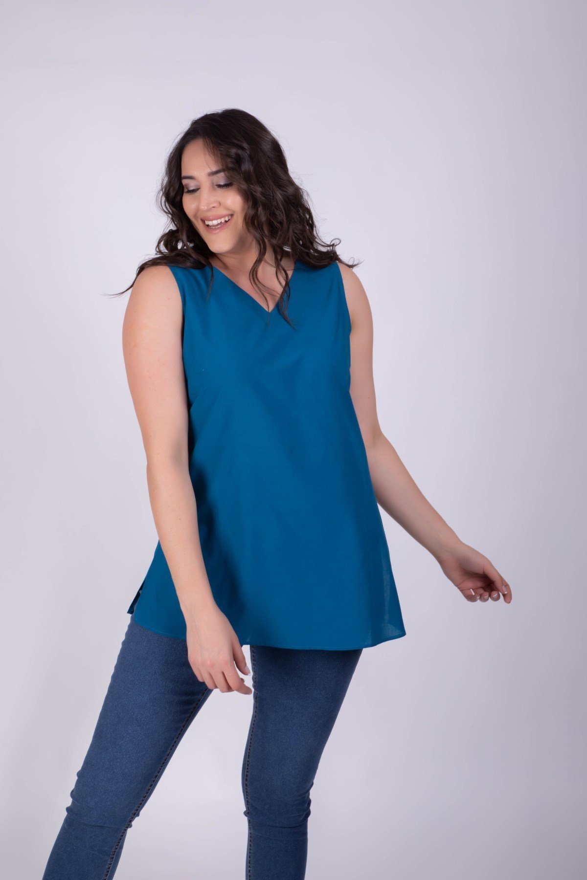 Kolsuz Yırtmaçlı V Yaka BluzMYLINE23928