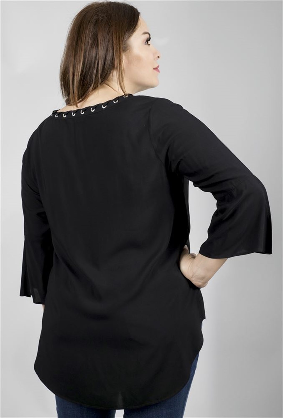 Kuşgözlü ve Detaylı V Yakalı 3/4 Kollu BluzMYLINE23436-m