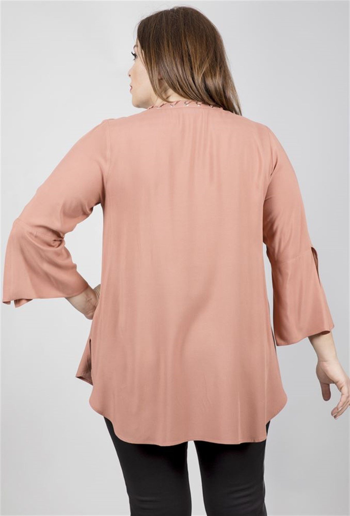 Kuşgözlü ve Detaylı V Yakalı 3/4 Kollu BluzMYLINE23437-m