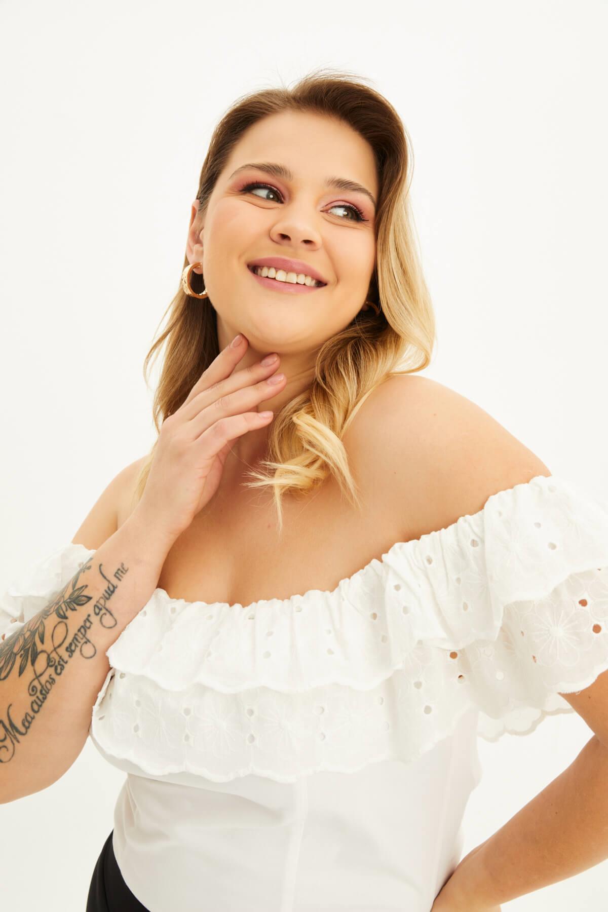 Myline-Fistolu Gipe Detaylı Top-Büyük Beden Tişört-77804