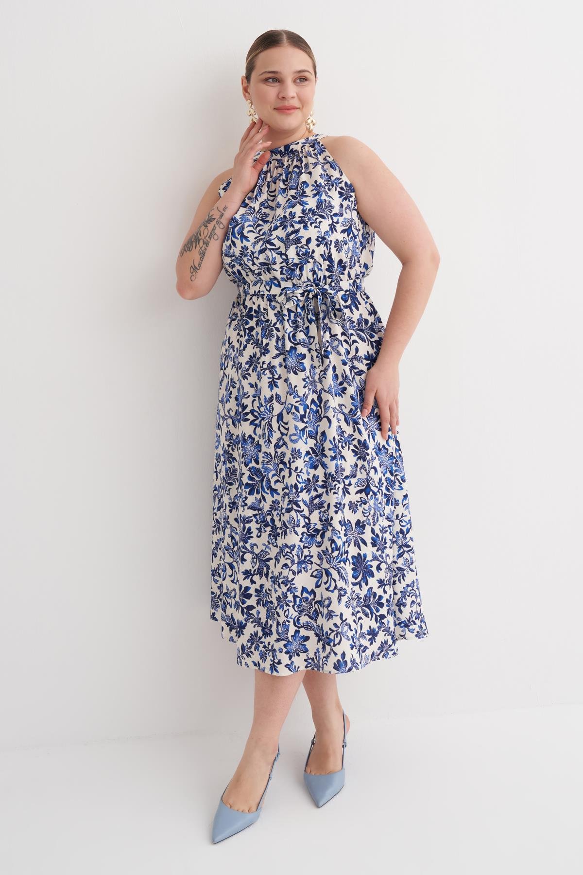 Myline-Halter Yaka Kuşaklı Desenli Uzun Elbise-Büyük Beden Elbise-149947