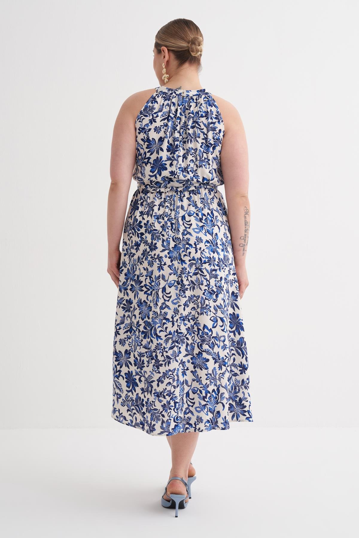 Myline-Halter Yaka Kuşaklı Desenli Uzun Elbise-Büyük Beden Elbise-149947