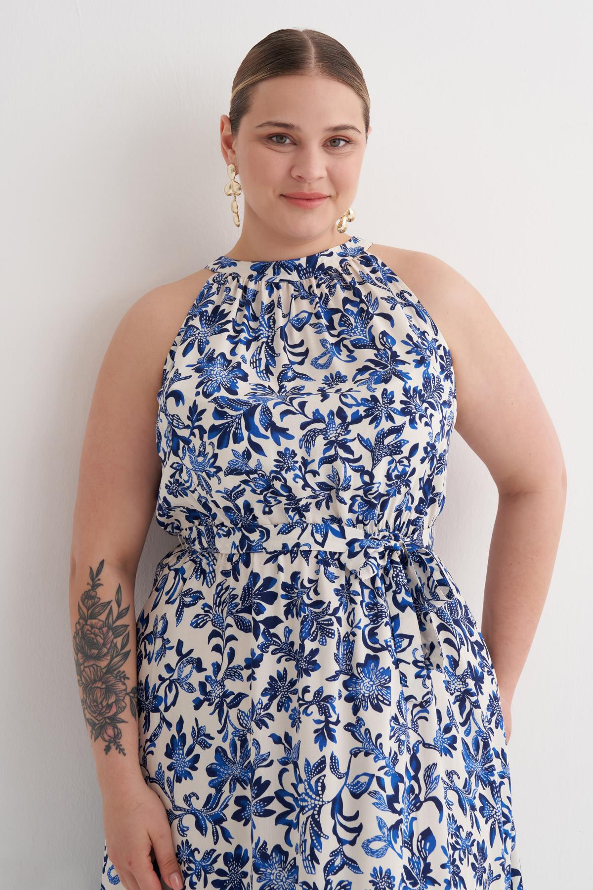 Myline-Halter Yaka Kuşaklı Desenli Uzun Elbise-Büyük Beden Elbise-149947