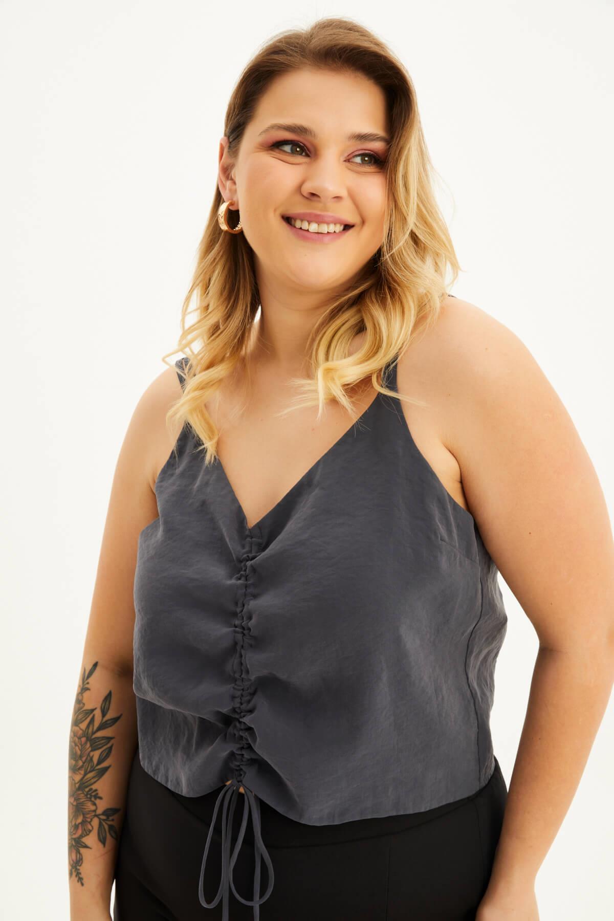 İp Askılı Önü Büzgülü Top