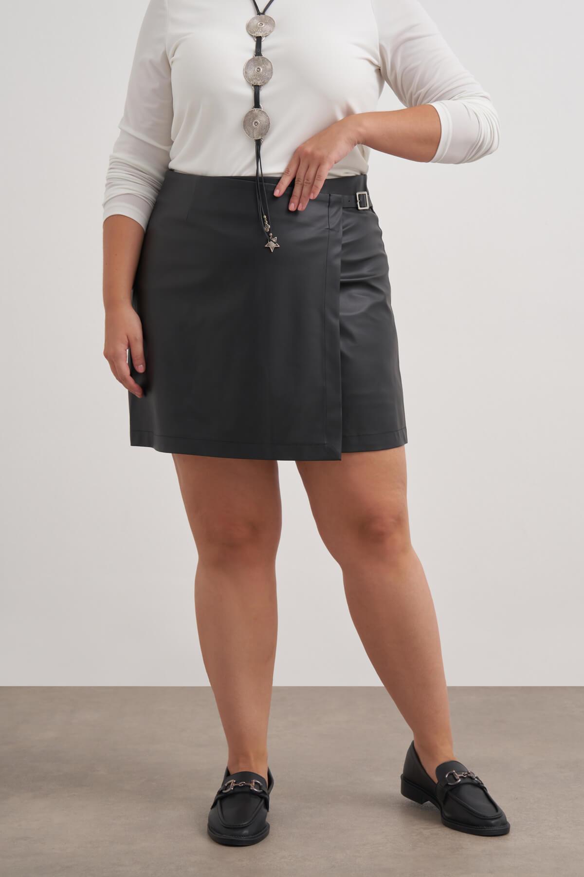 Myline-Kemer Toka Detaylı Deri Şort Etek-Büyük Beden Etek-149593