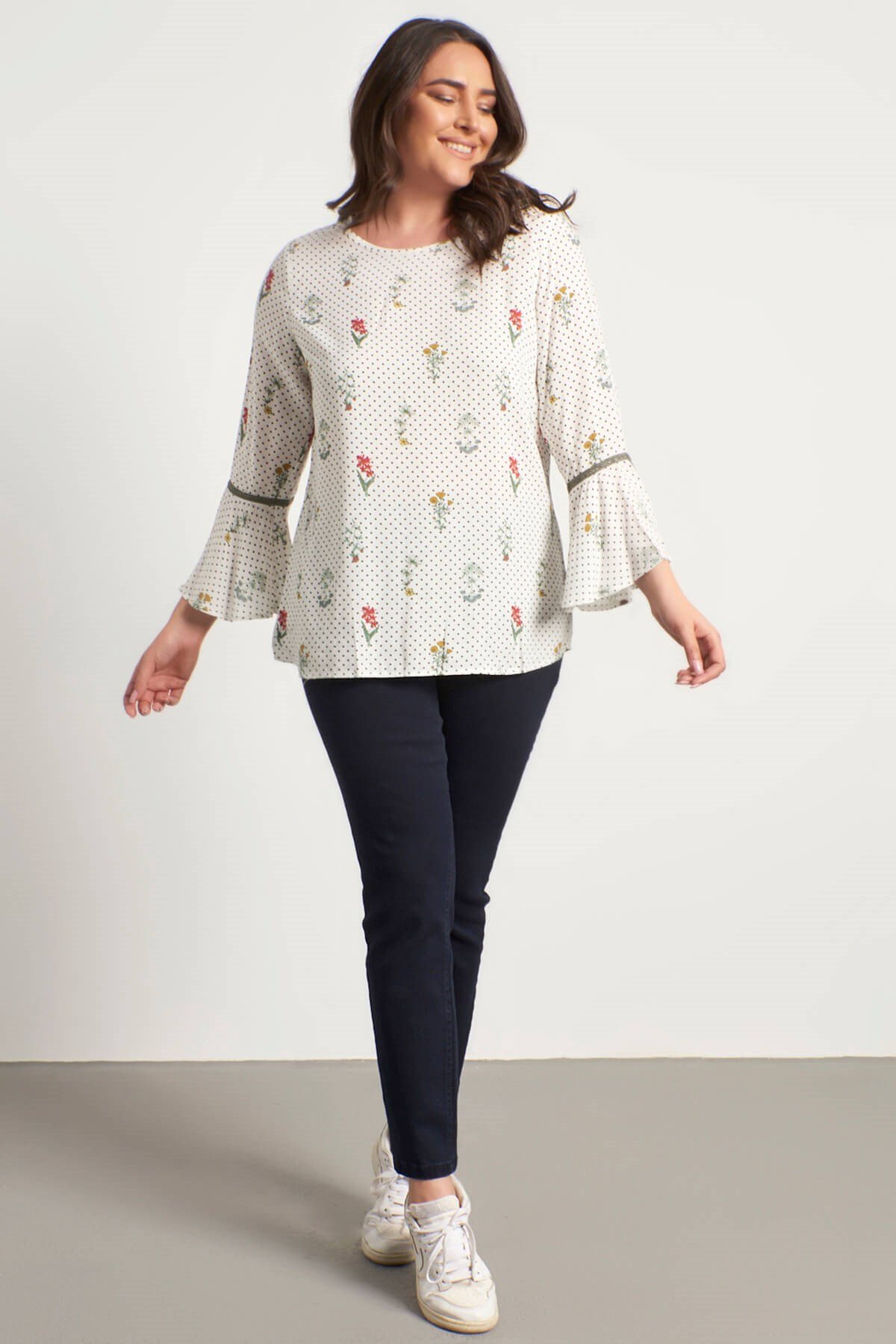 Myline-Kolları Dantel Detaylı Yan Yırtmaçlı Bluz-Büyük Beden Bluz-23476-m