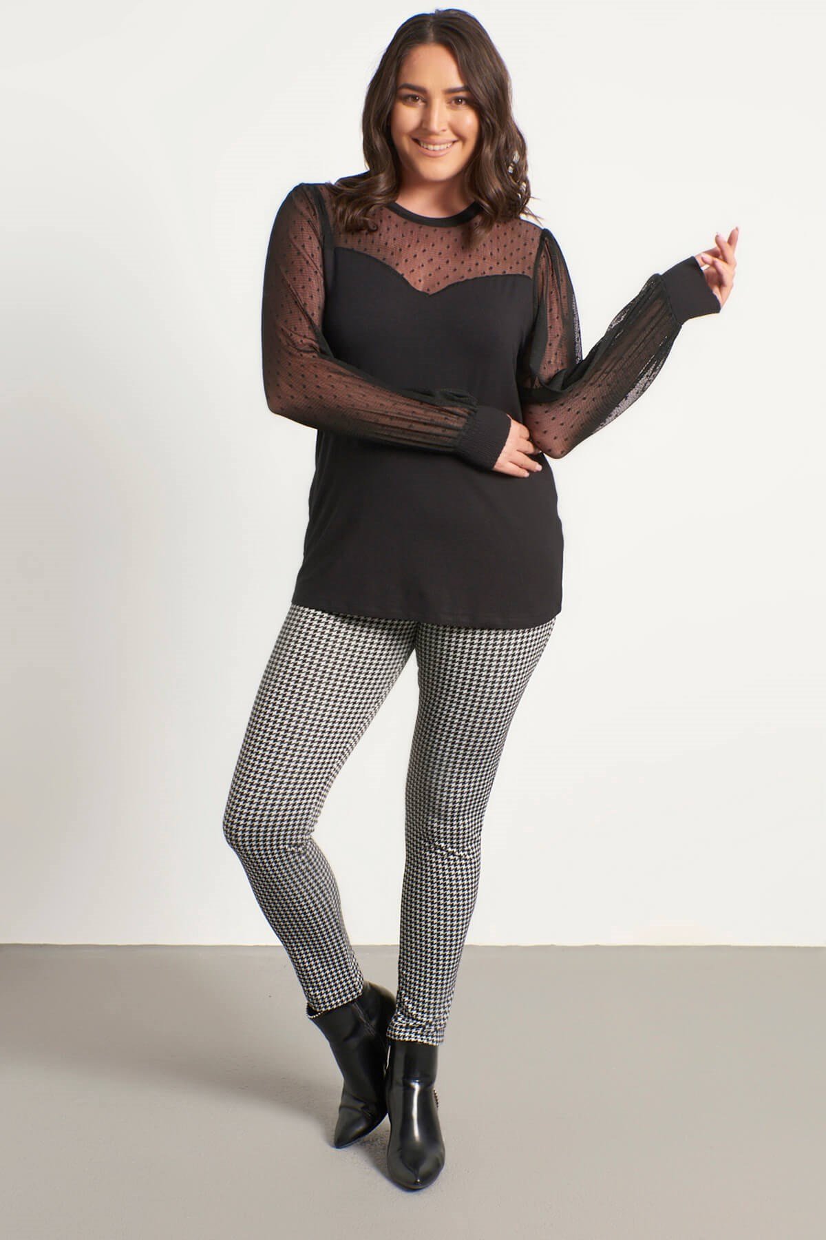 Myline-Kolları Ve Yakası Tül Detaylı Penye Bluz-Büyük Beden Bluz-56056