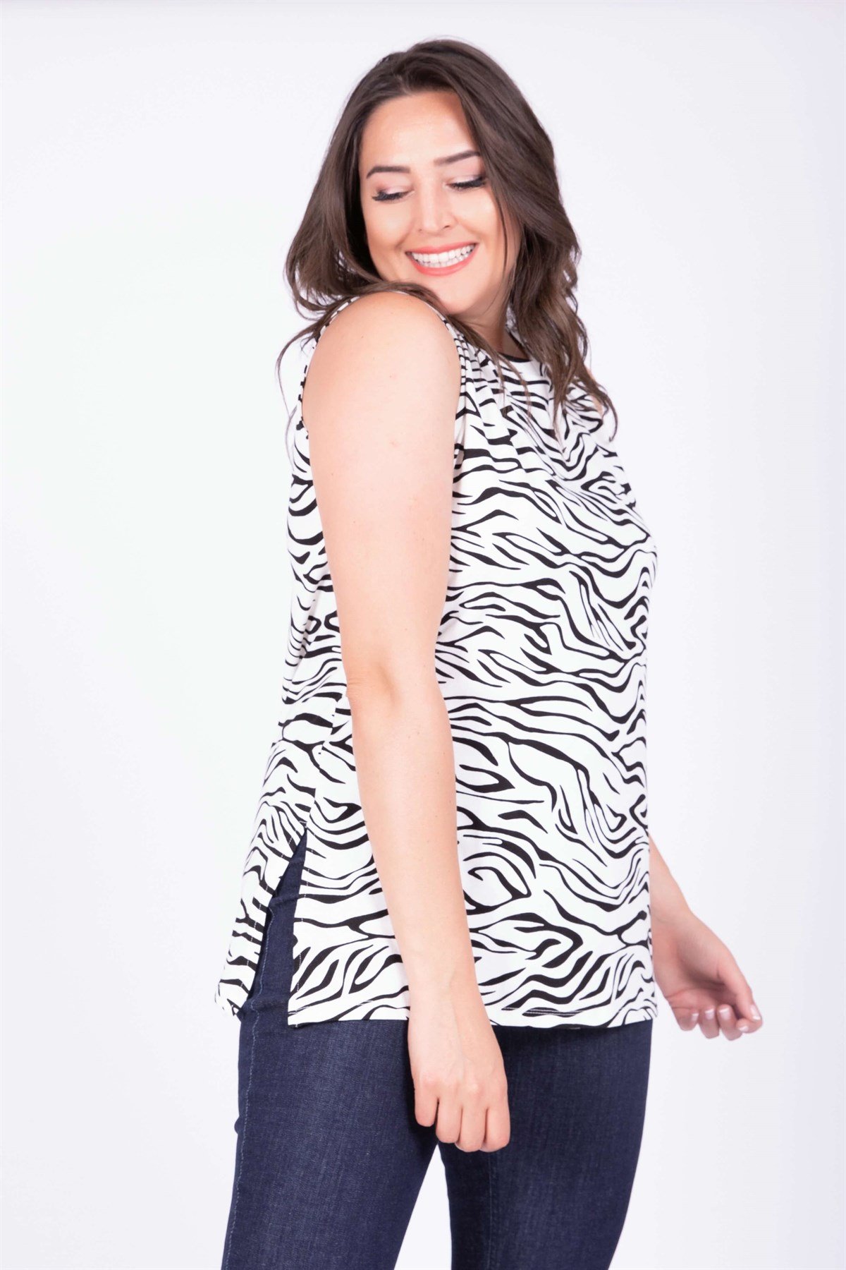 Myline-Kolsuz Yırtmaçlı T-Shirt-Büyük Beden Tişört-34730