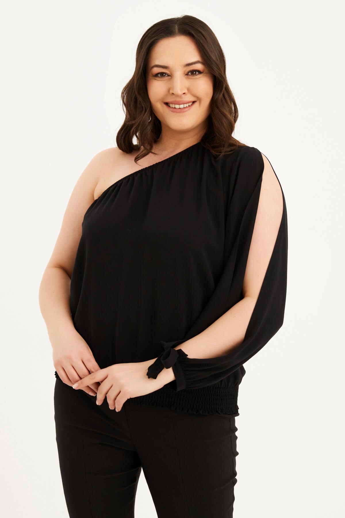 Kolu Yırtmaçlı Gipeli Bluz