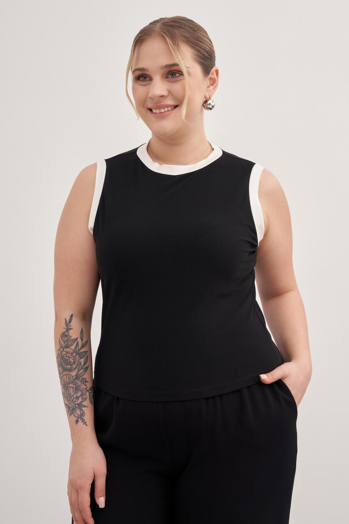 Myline-Kontrast Kolsuz Top-Büyük Beden Tişört-129006