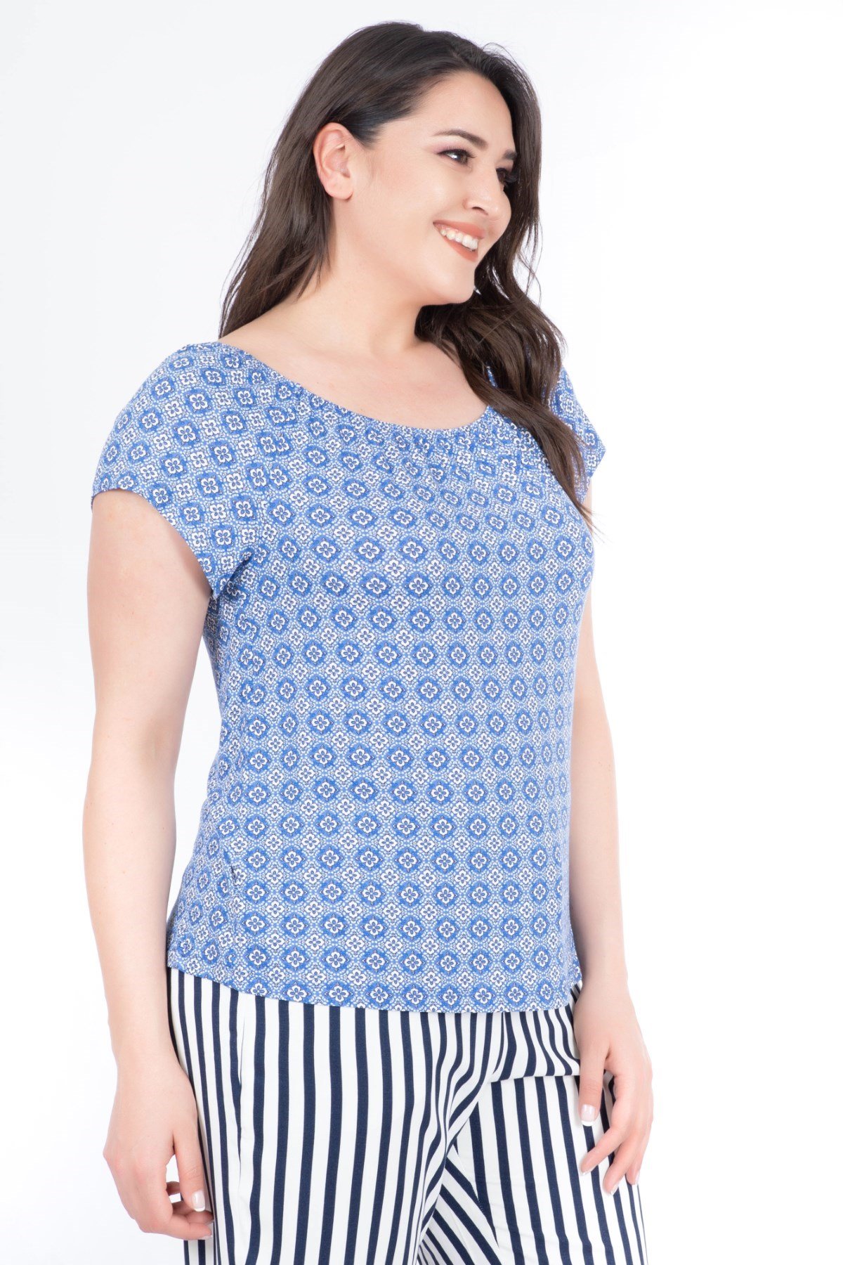 Myline-Omzu Açık Desenli T-Shirt-Büyük Beden Tişört-23857