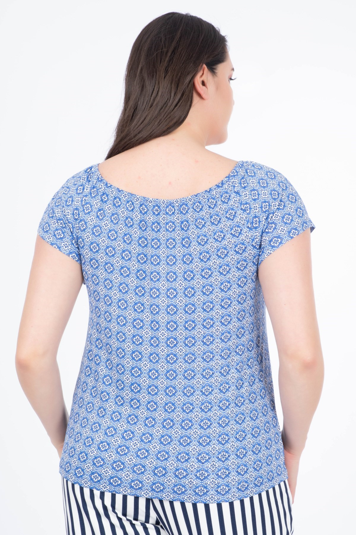 Myline-Omzu Açık Desenli T-Shirt-Büyük Beden Tişört-23857