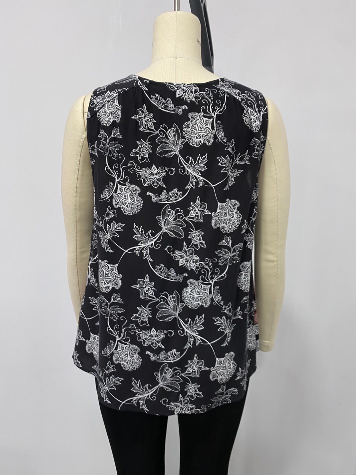 Myline-Önü Bağcıklı Kolsuz Bluz-Büyük Beden Outlet-66551