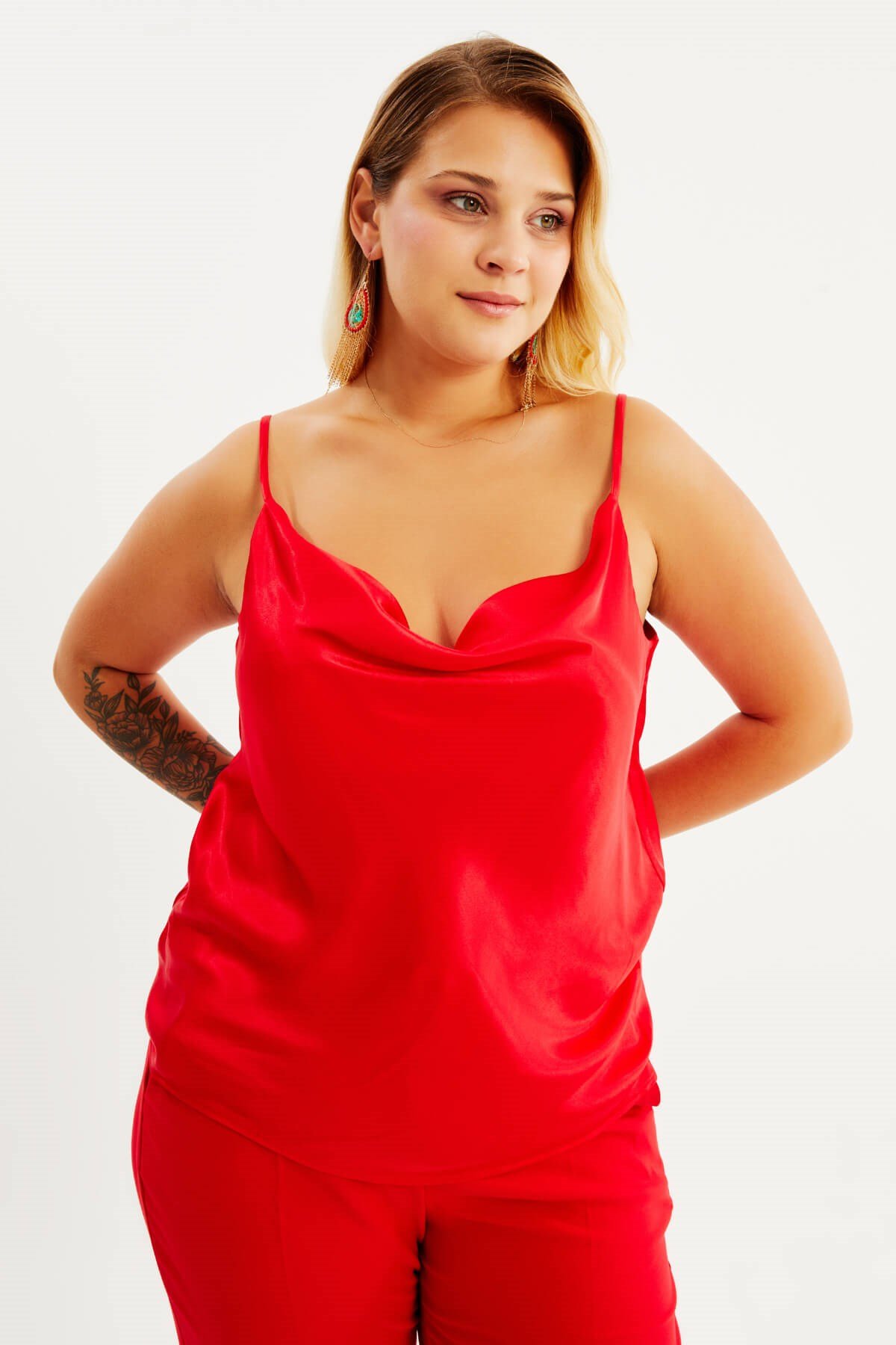 Myline-Saten Degaje Yaka İp Askılı Bluz-Büyük Beden Bluz-77801