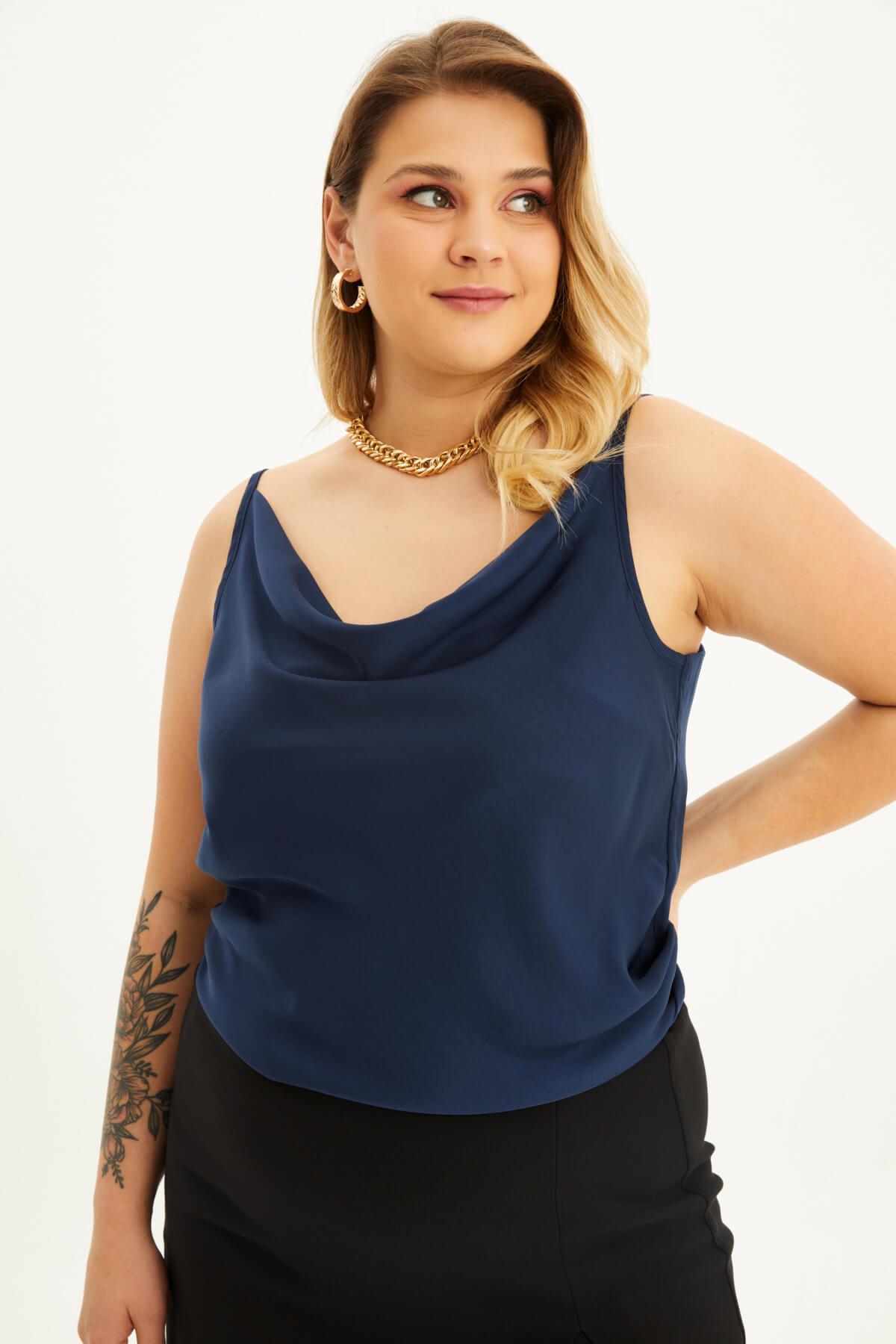 Saten Degaje Yaka İp Askılı Bluz