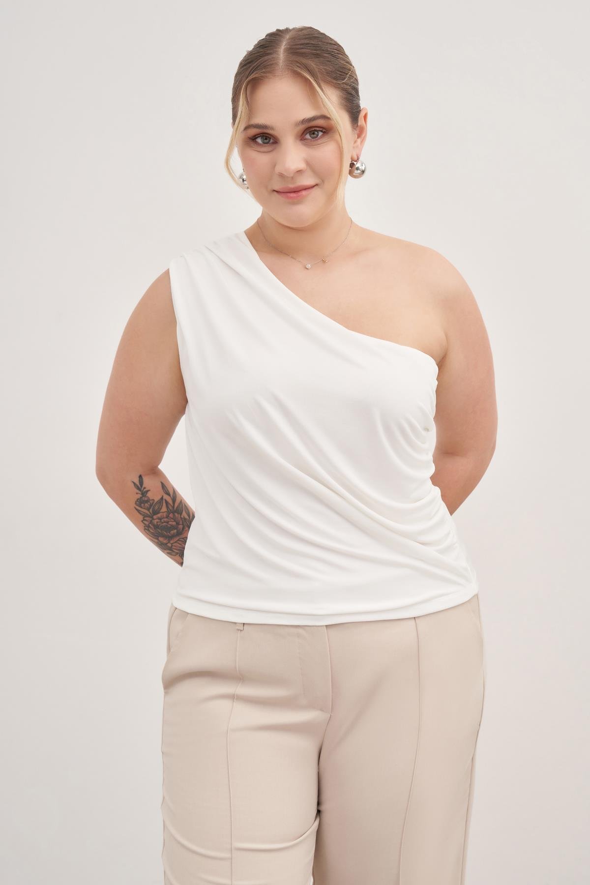 Myline-Tek Omuz Drapeli Top-Büyük Beden Tişört-128866