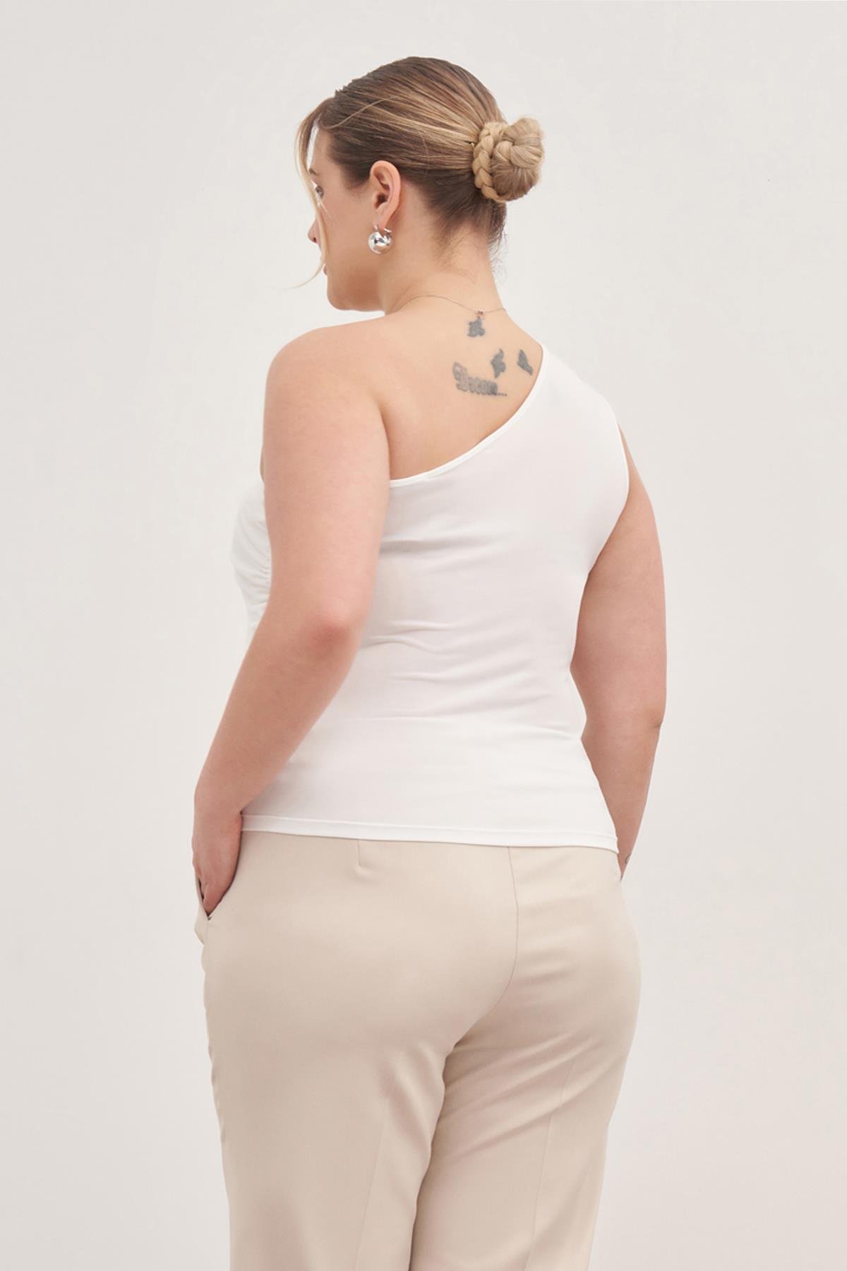 Myline-Tek Omuz Drapeli Top-Büyük Beden Tişört-128866