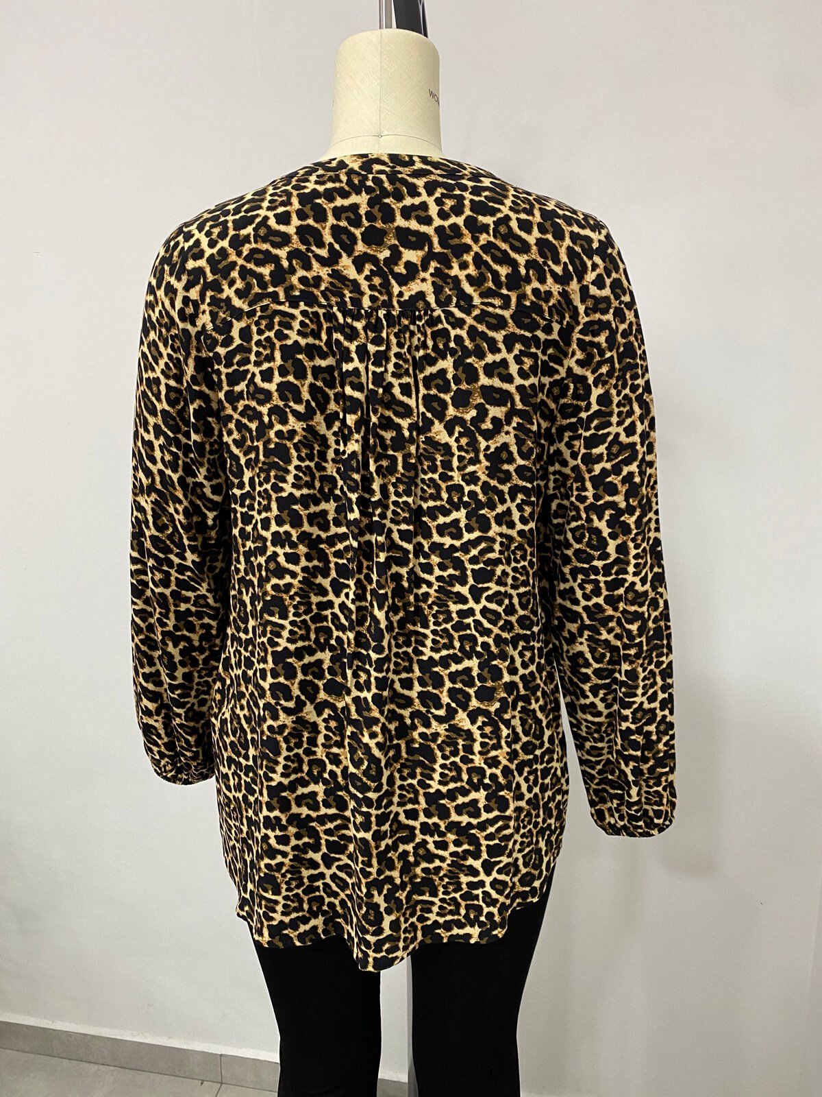 Myline-V Yaka Kolları Lastikli Bluz-Büyük Beden Outlet-66485