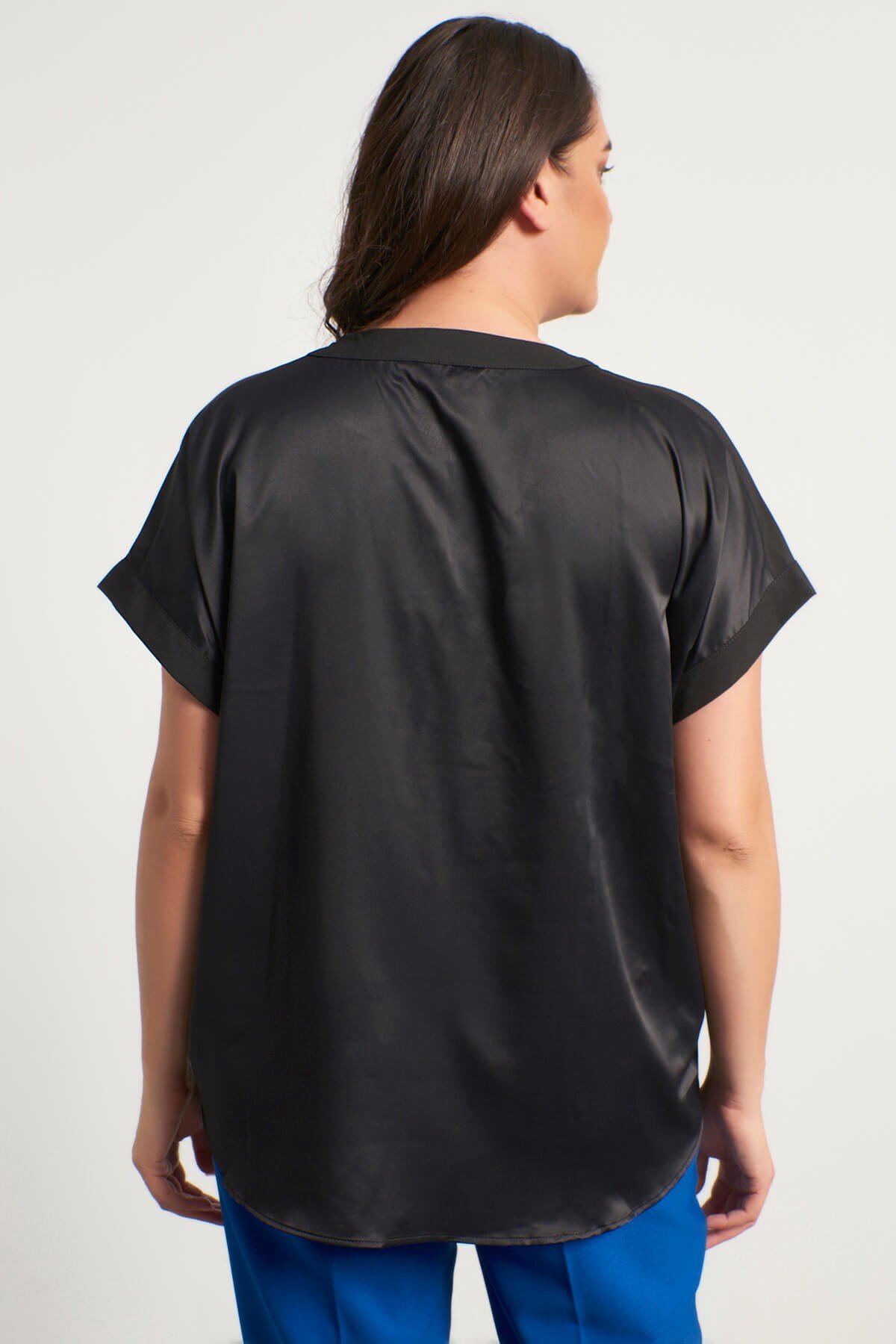 Myline-V-Yakalı Kısa Kollu Saten Bluz-Büyük Beden Bluz-23435-m