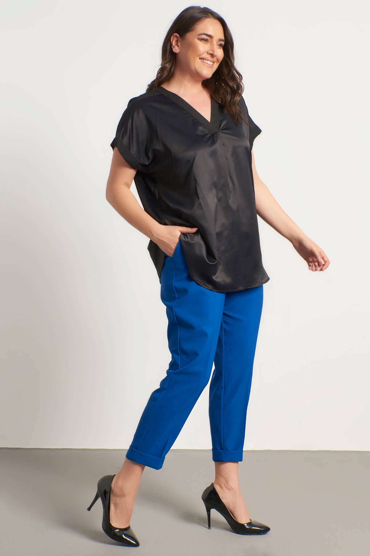 Myline-V-Yakalı Kısa Kollu Saten Bluz-Büyük Beden Bluz-23435-m