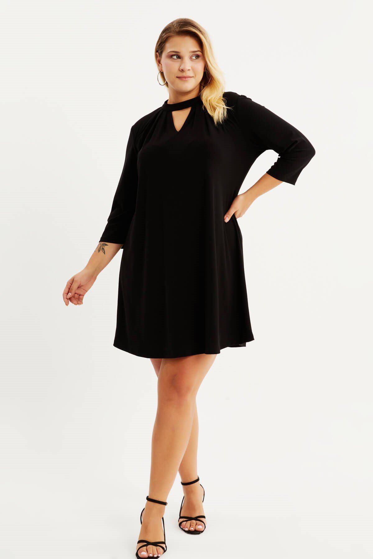 Yaka Detaylı Örme Elbise