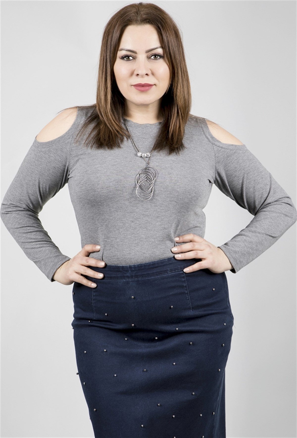 Omuzları Açık Kolyeli Uzun Kol BluzMYLINE23631-m