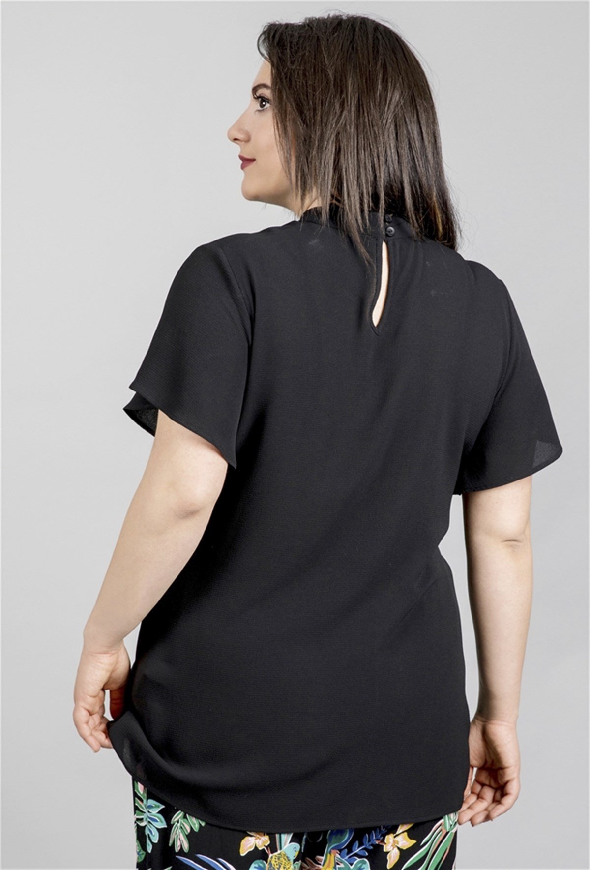 Yaka Detaylı Kolu Vollanlı BluzMYLINE23811