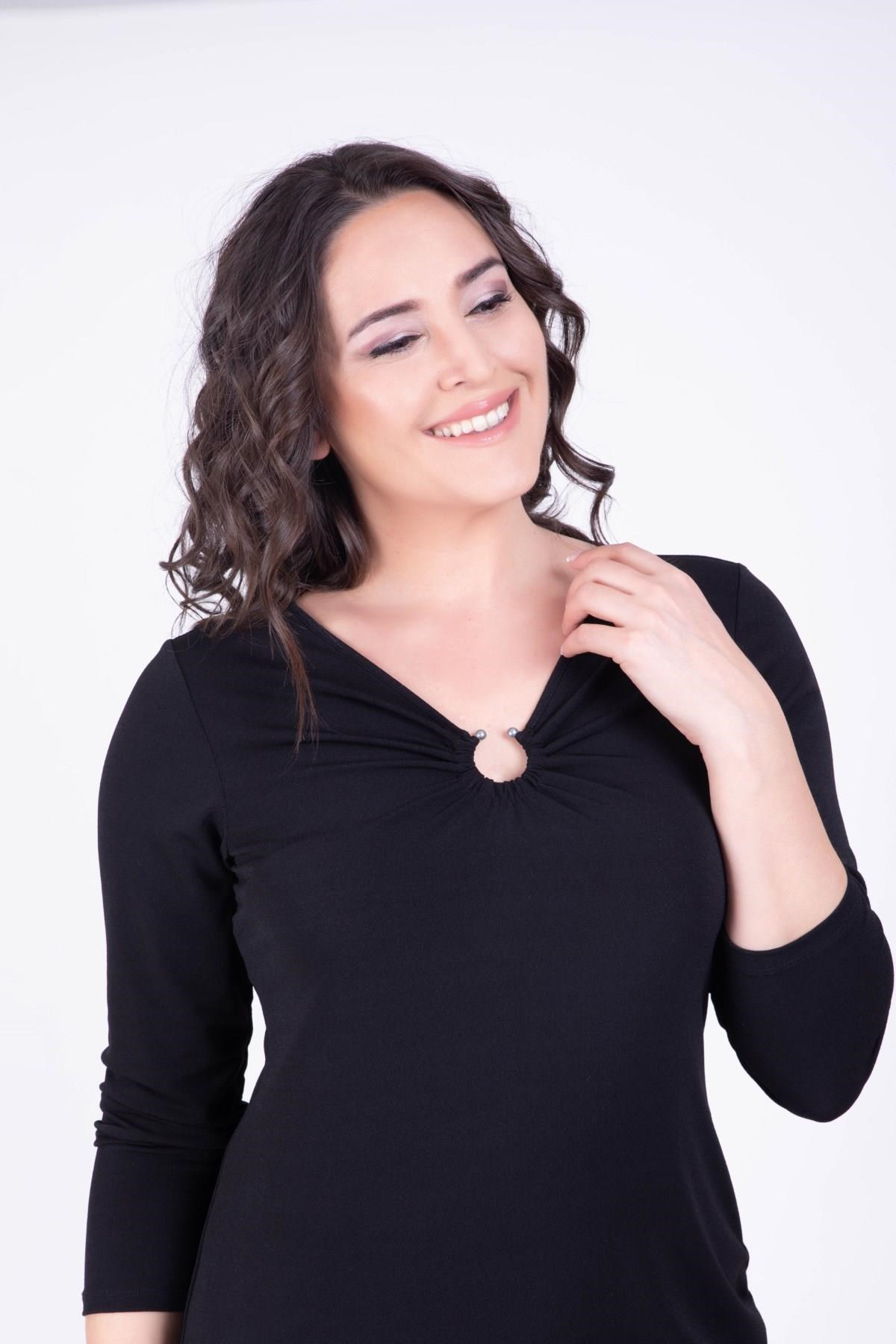 Yakası Aksesuar Detaylı BluzMYLINE34372