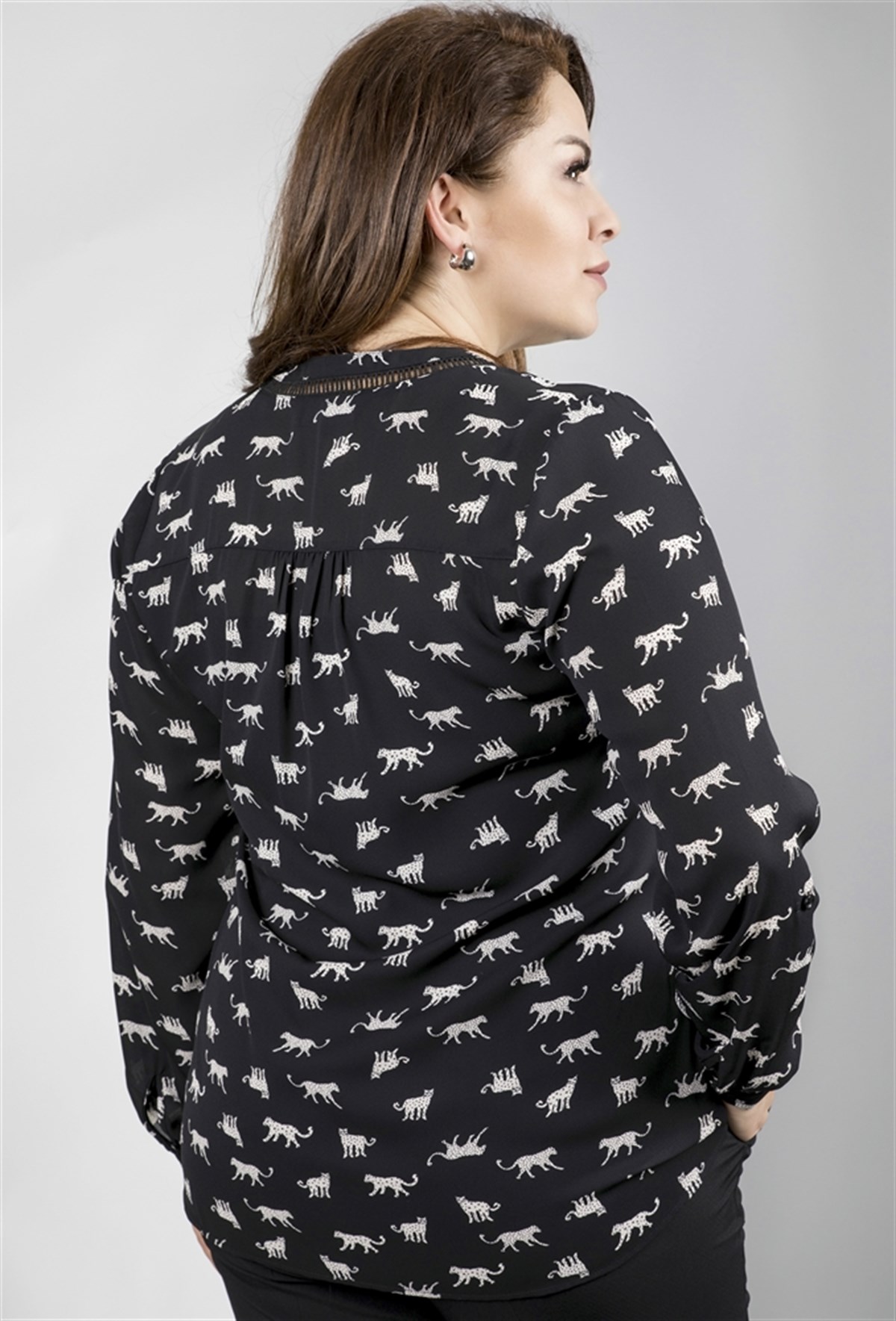 Yakası Dantelli Uzun Kollu BluzMYLINE23425-m