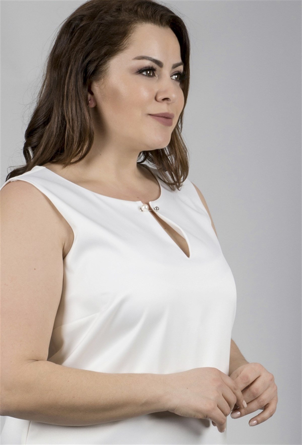 Yakası İnci Broş Kolsuz Saten ElbiseMYLINE23650