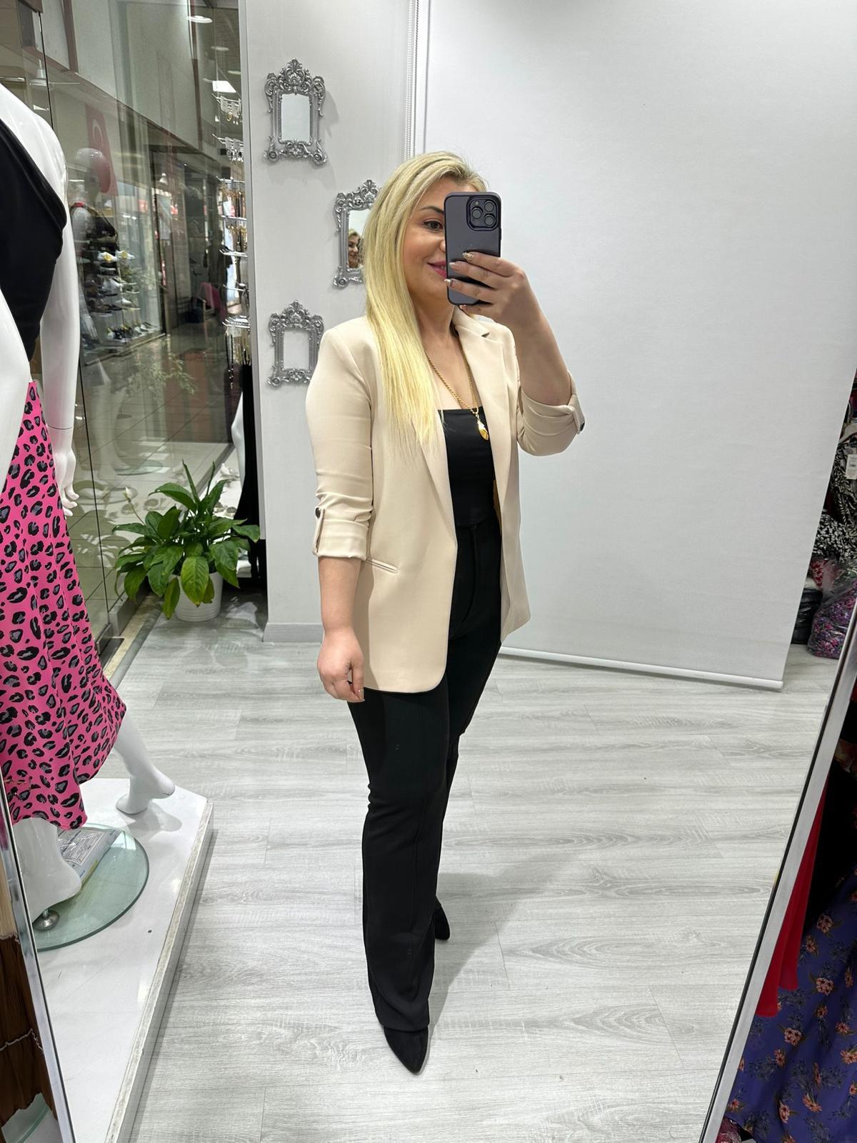 Bej Kol Katlamalı Ceket